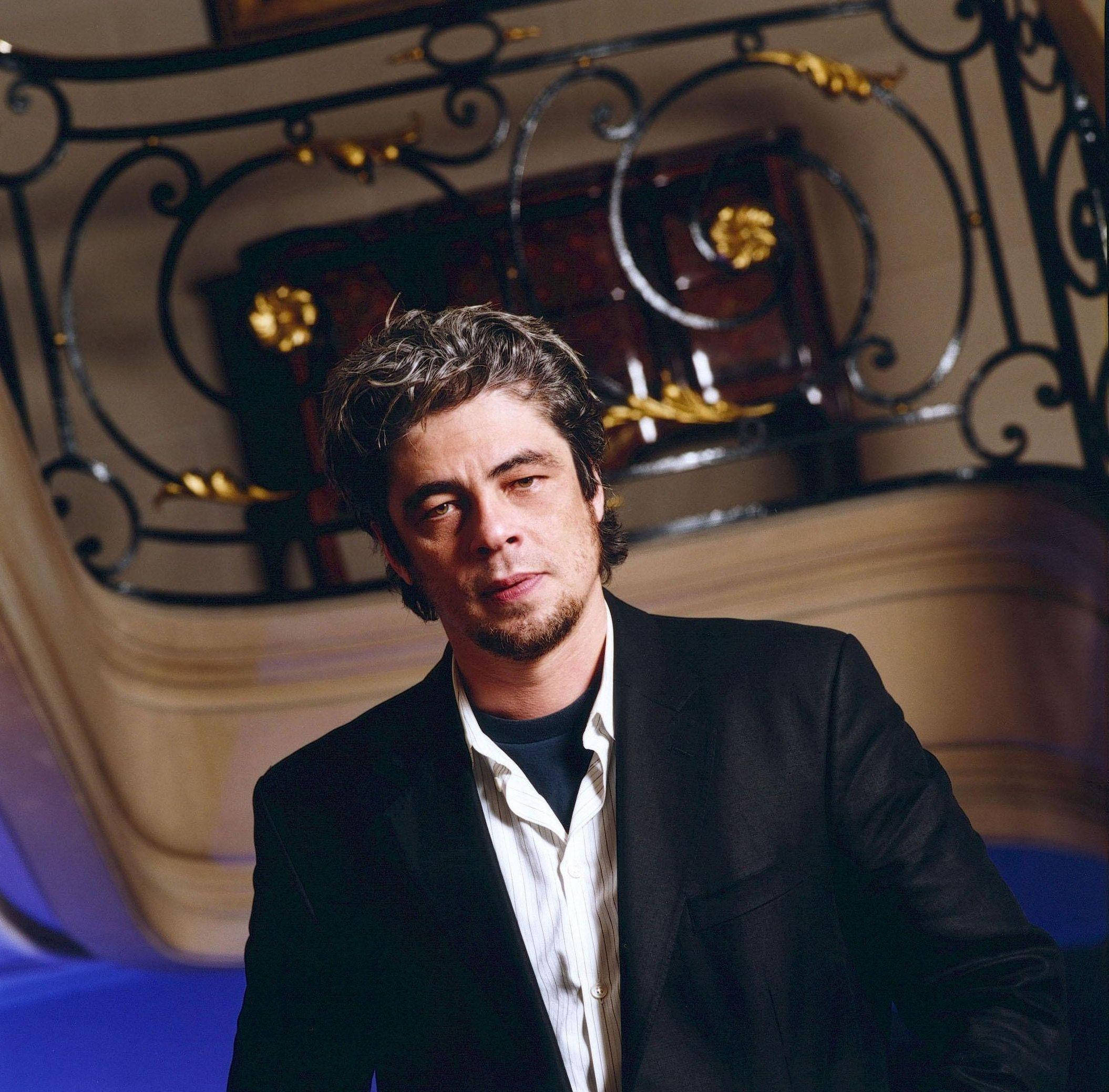 Benicio del Toro, 10th Annual Hollywood Awards, black blazer, Full HD Desktop Wallpaper