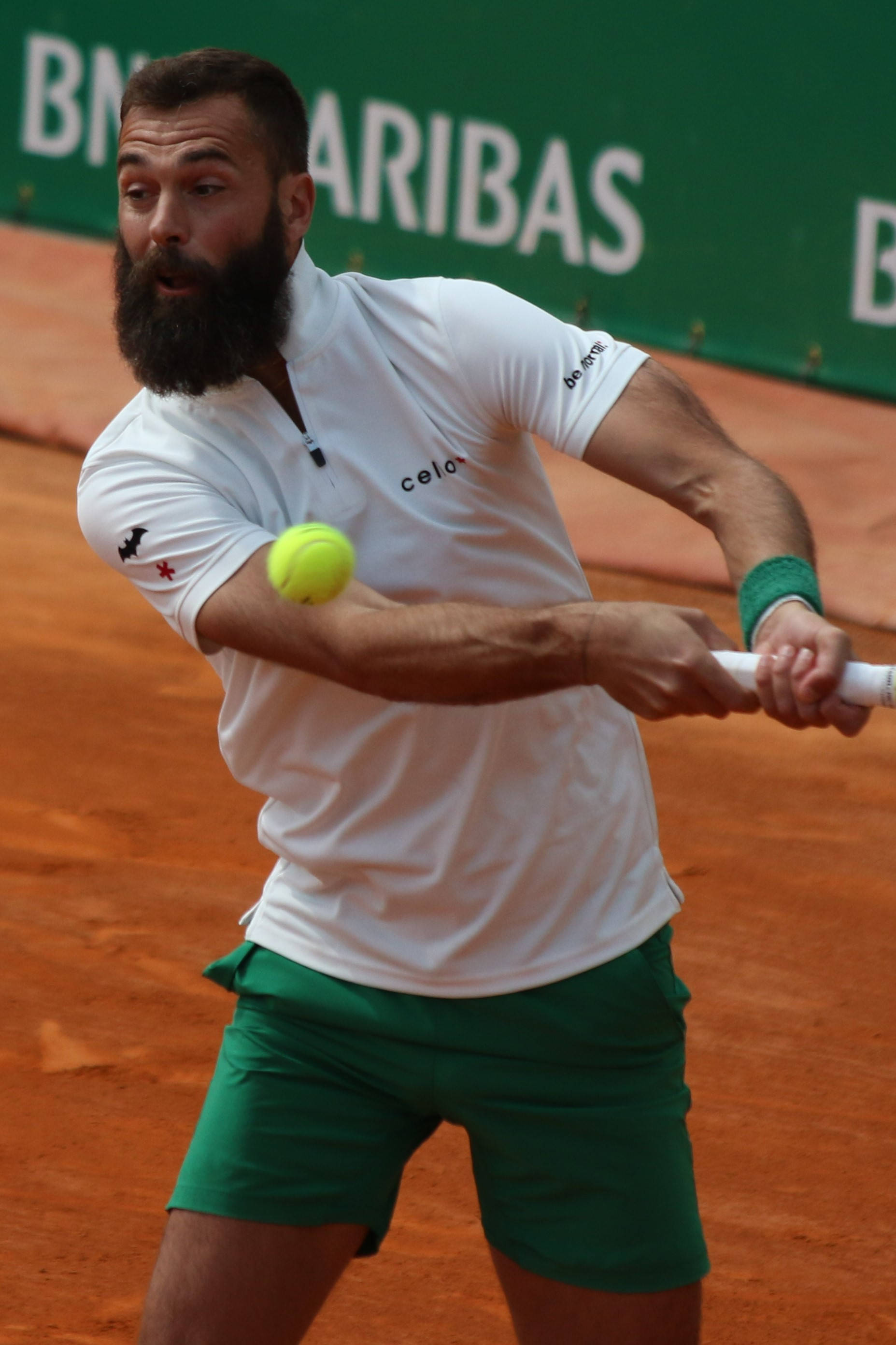 Benoit Paire, yellow ball, red clay court, 2K Phone Wallpaper