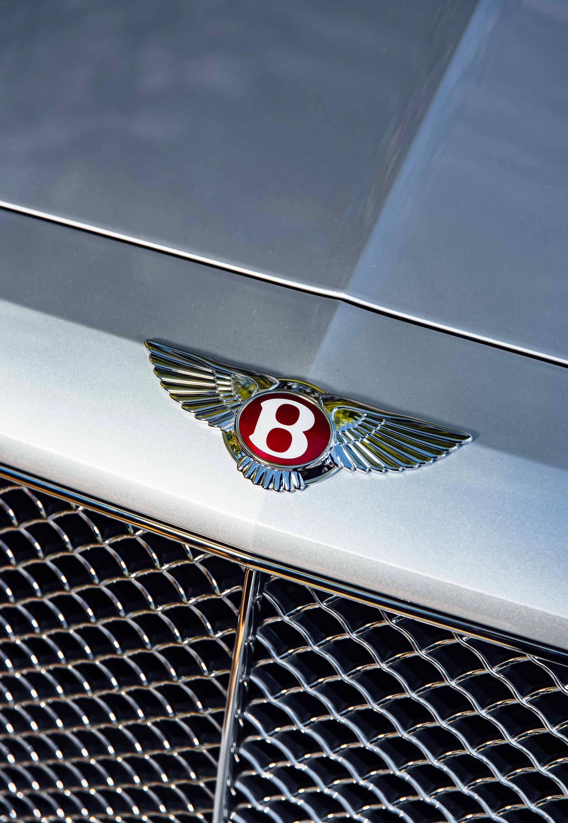 Bentley Cars, emblem with wings and red 'B', silver car hood, 2K Phone Wallpaper