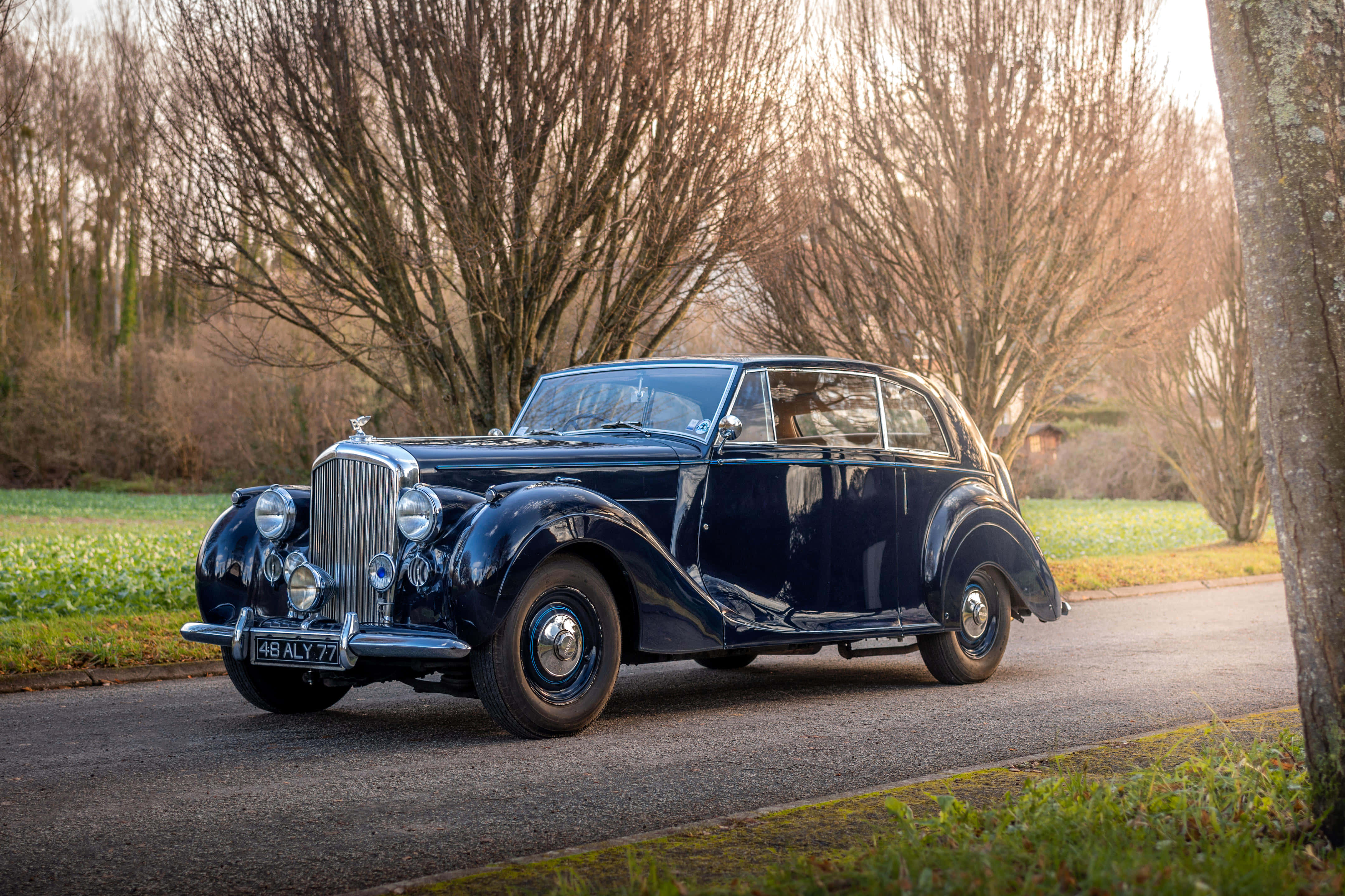 Bentley Mark VI, glossy navy blue, vintage Bentley sedan, 4K Desktop Wallpaper