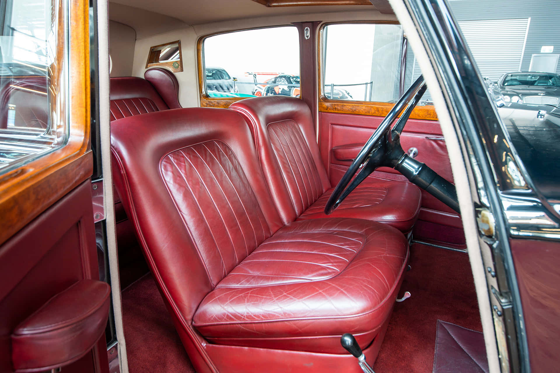 Bentley Mark VI, red leather seats, polished wood trim, Full HD Desktop Wallpaper