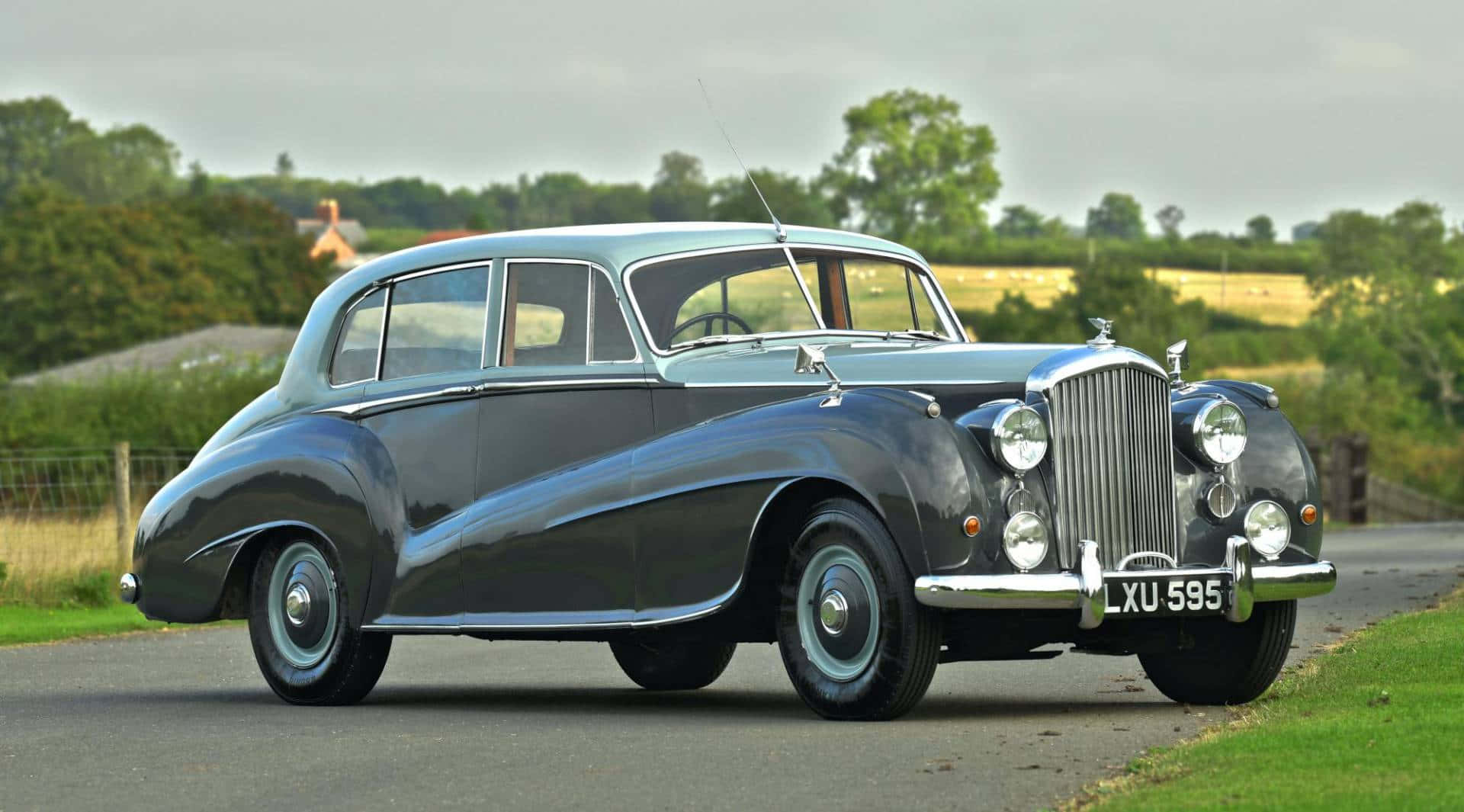 Bentley Mark VI, vintage Bentley saloon, overcast skies, Full HD Desktop Wallpaper