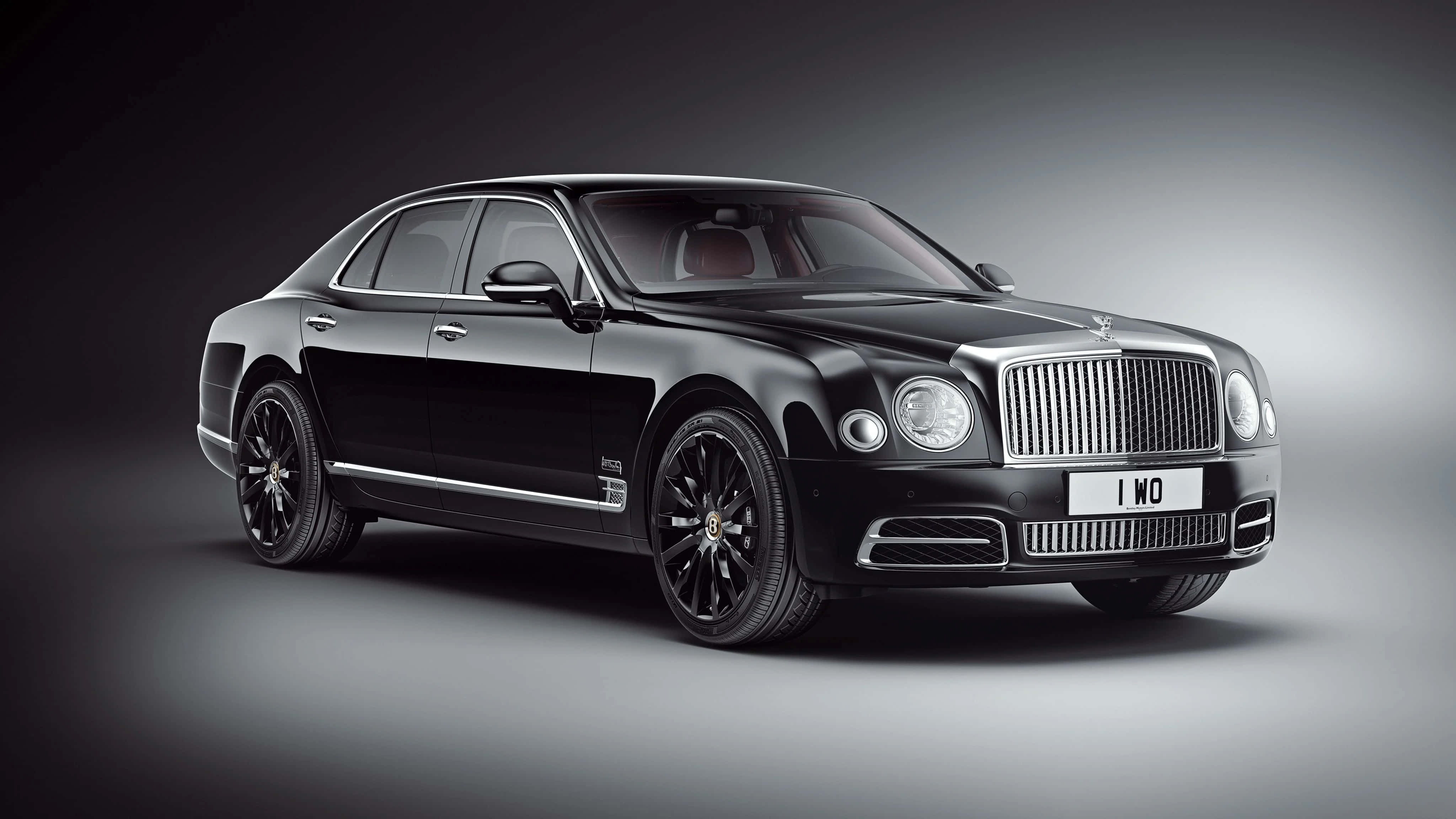 Bentley Mulsanne, sleek black, chrome accents, 4K Desktop Wallpaper