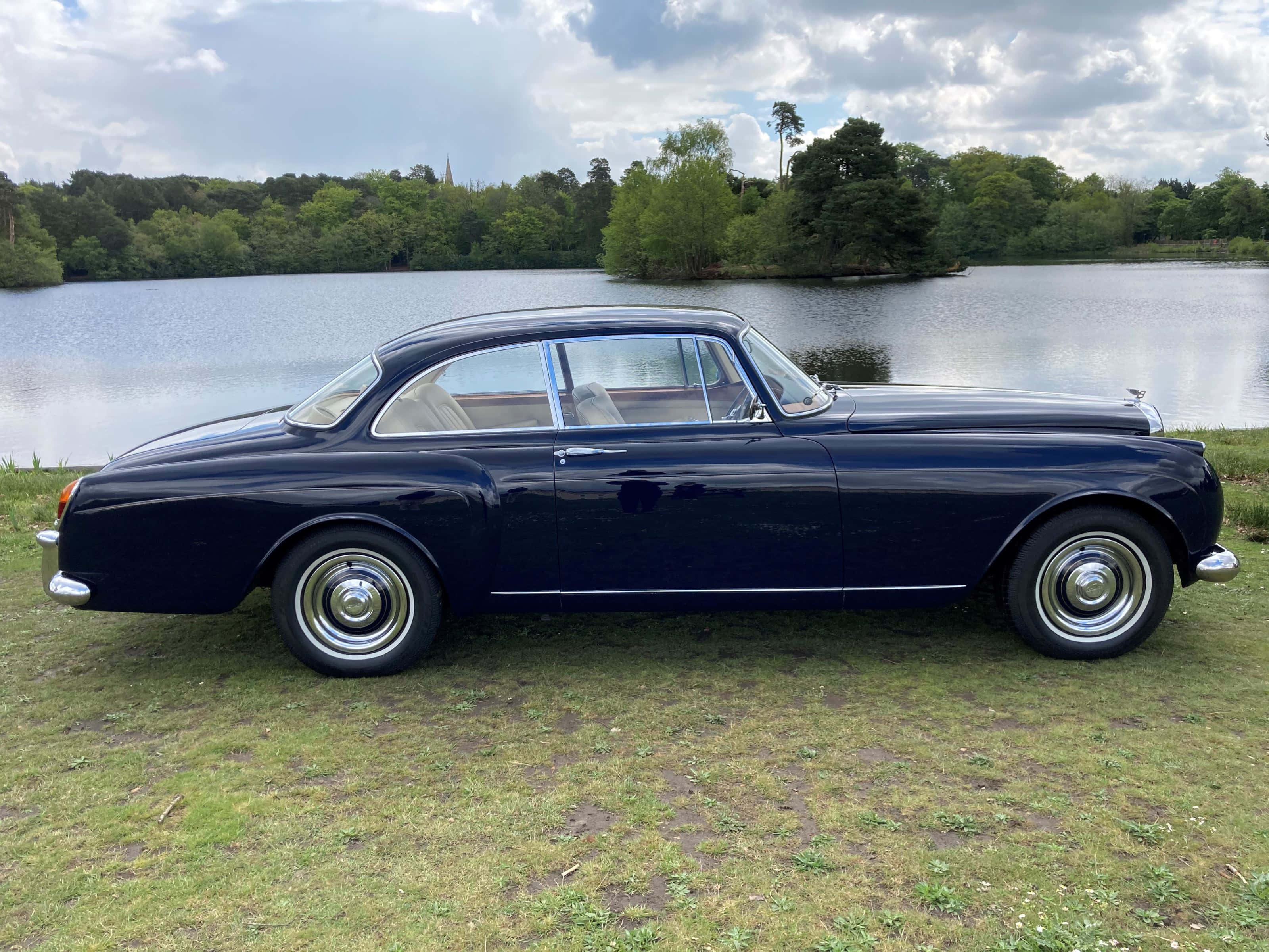 Bentley S2, navy blue, calm lake, 2K Desktop Wallpaper