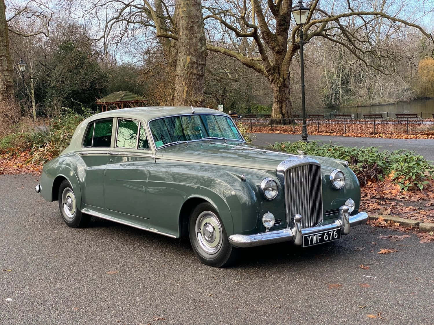 Bentley S2, green, leaf-strewn path, HD Desktop Wallpaper