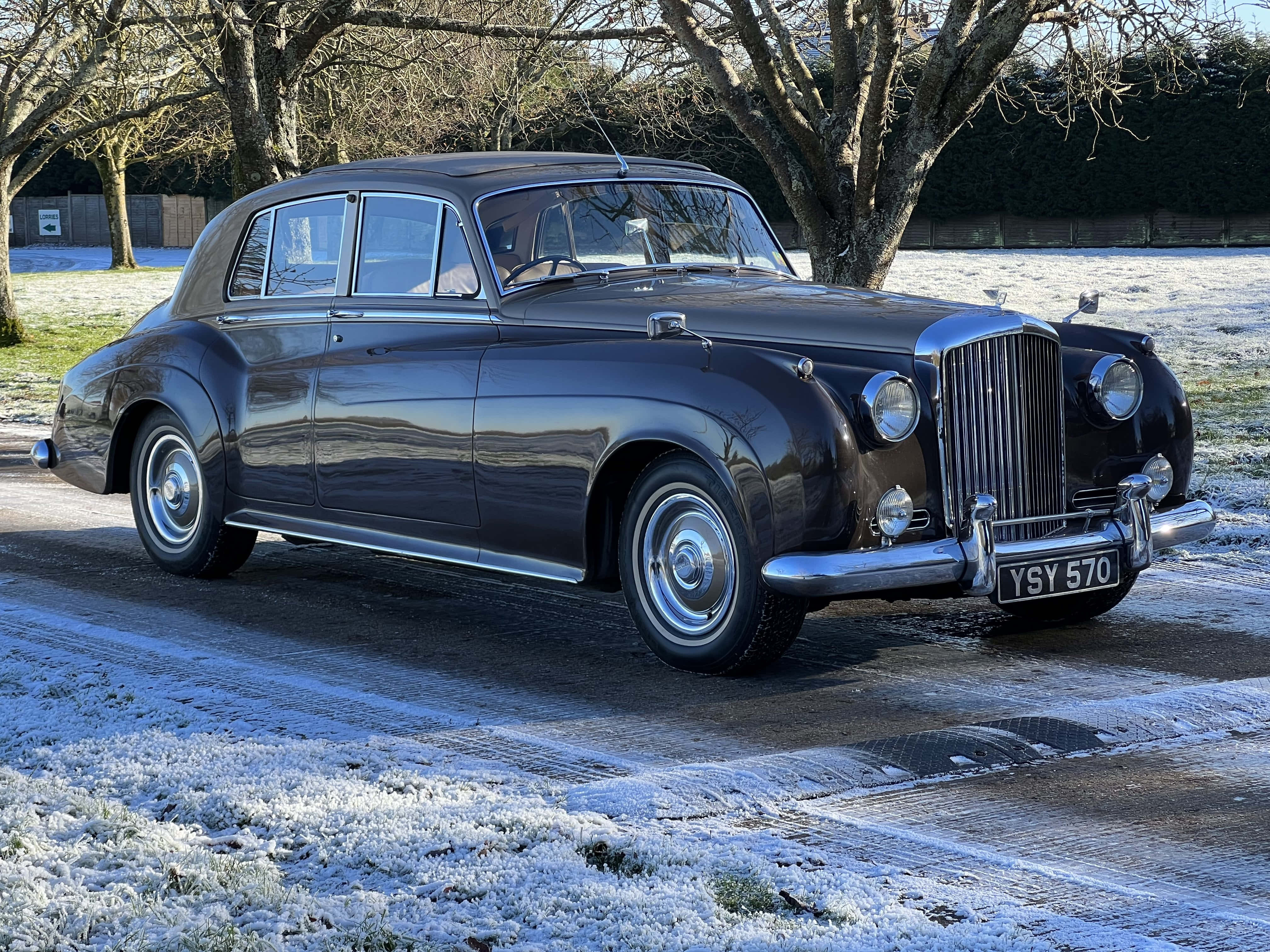 Bentley S2, vintage Bentley sedan, winter sun, 4K Desktop Wallpaper