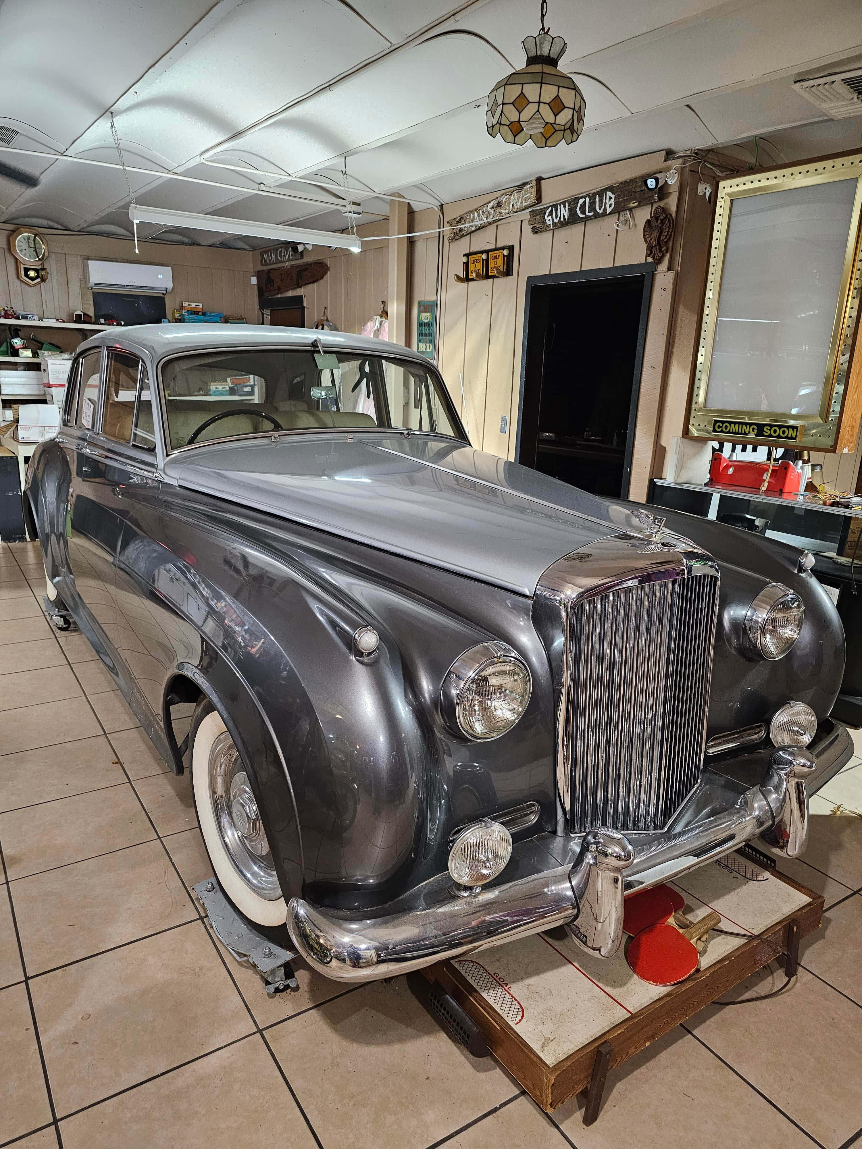 Bentley S2, silver, tiled garage, 4K Phone Wallpaper