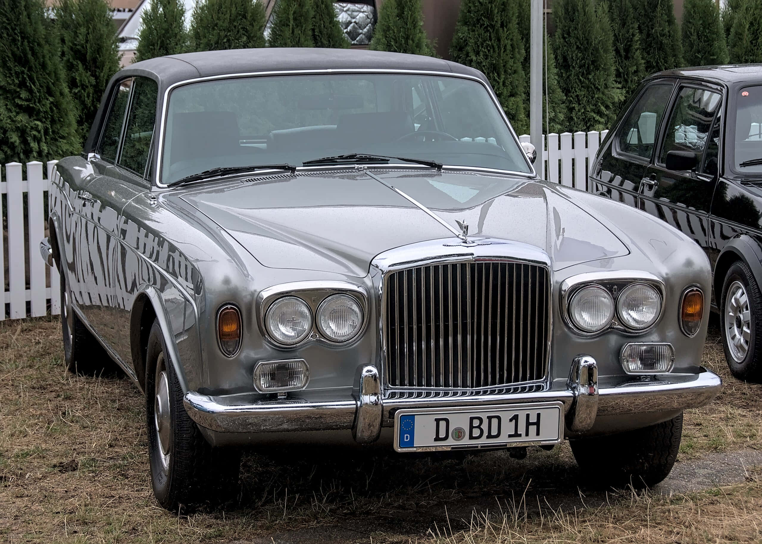 Bentley T1, silver, chrome grille, 2K Desktop Wallpaper