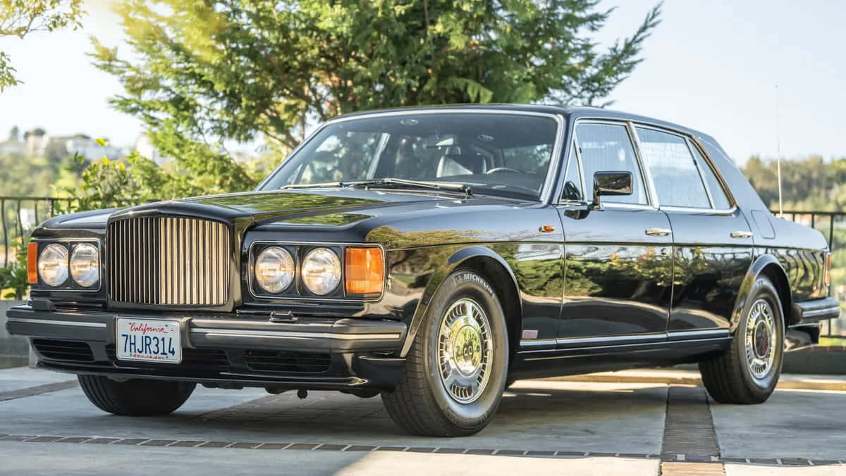 Bentley Turbo R, glossy black, paved driveway, SD Desktop Wallpaper