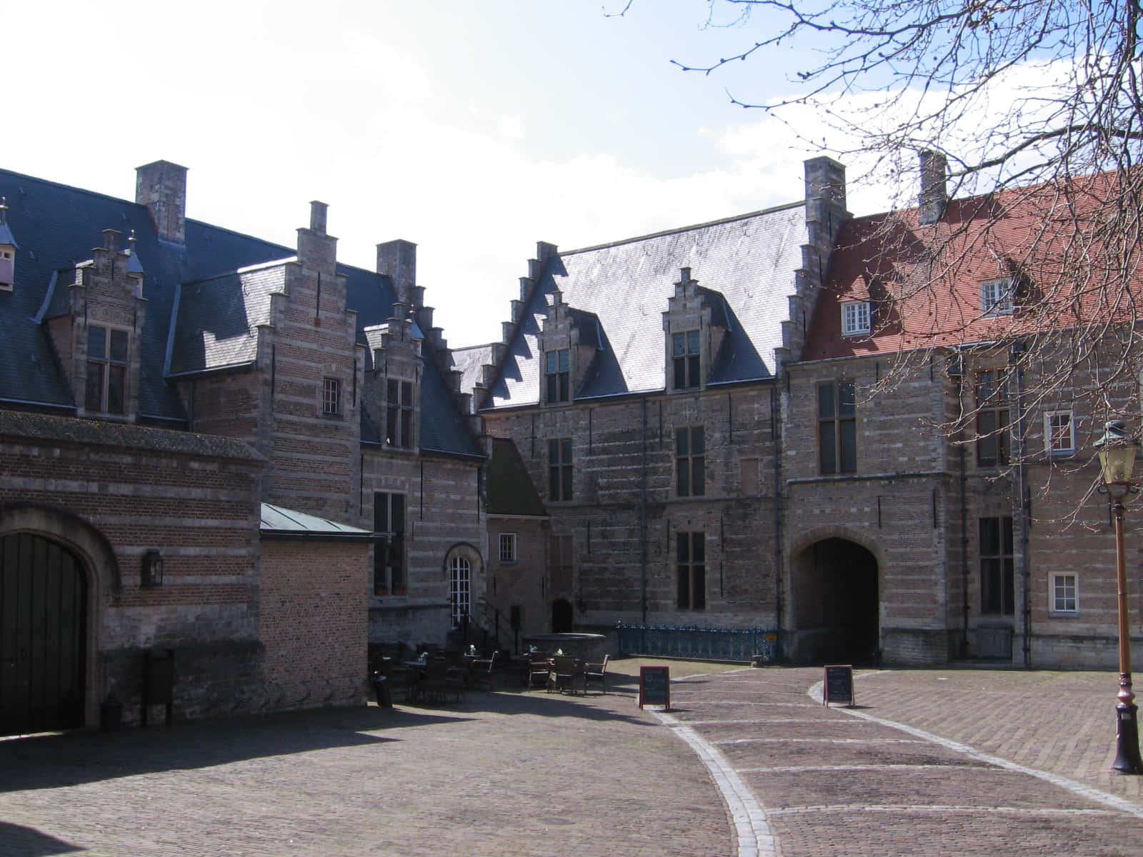 historic courtyard, Bergen Op Zoom, brick and stone buildings, HD Desktop Wallpaper