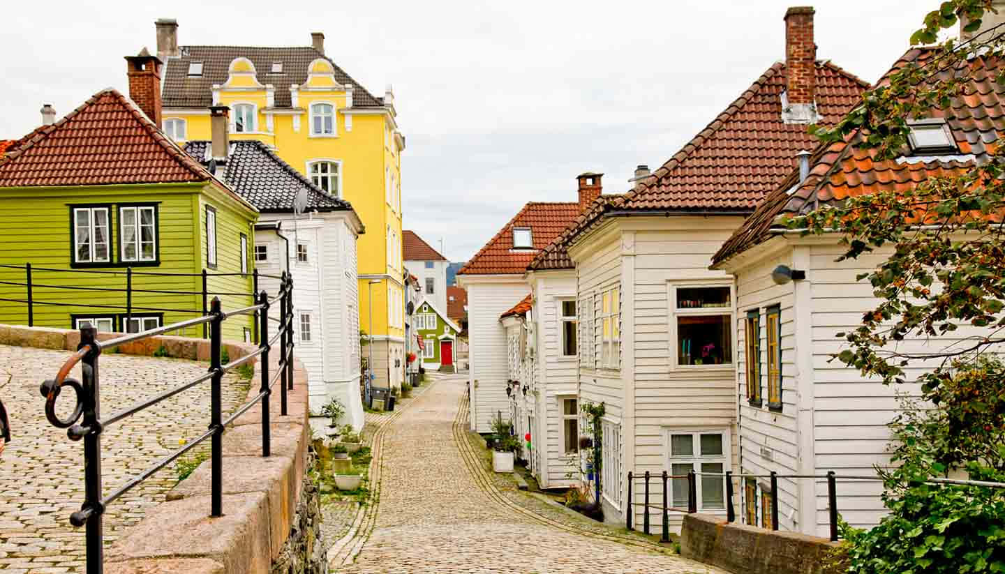 Bergen, cobblestone street, colorful traditional houses, HD Desktop Wallpaper