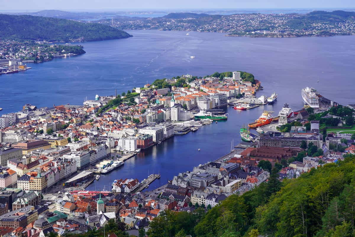Bergen, fjord, red-roofed buildings, SD Desktop Wallpaper