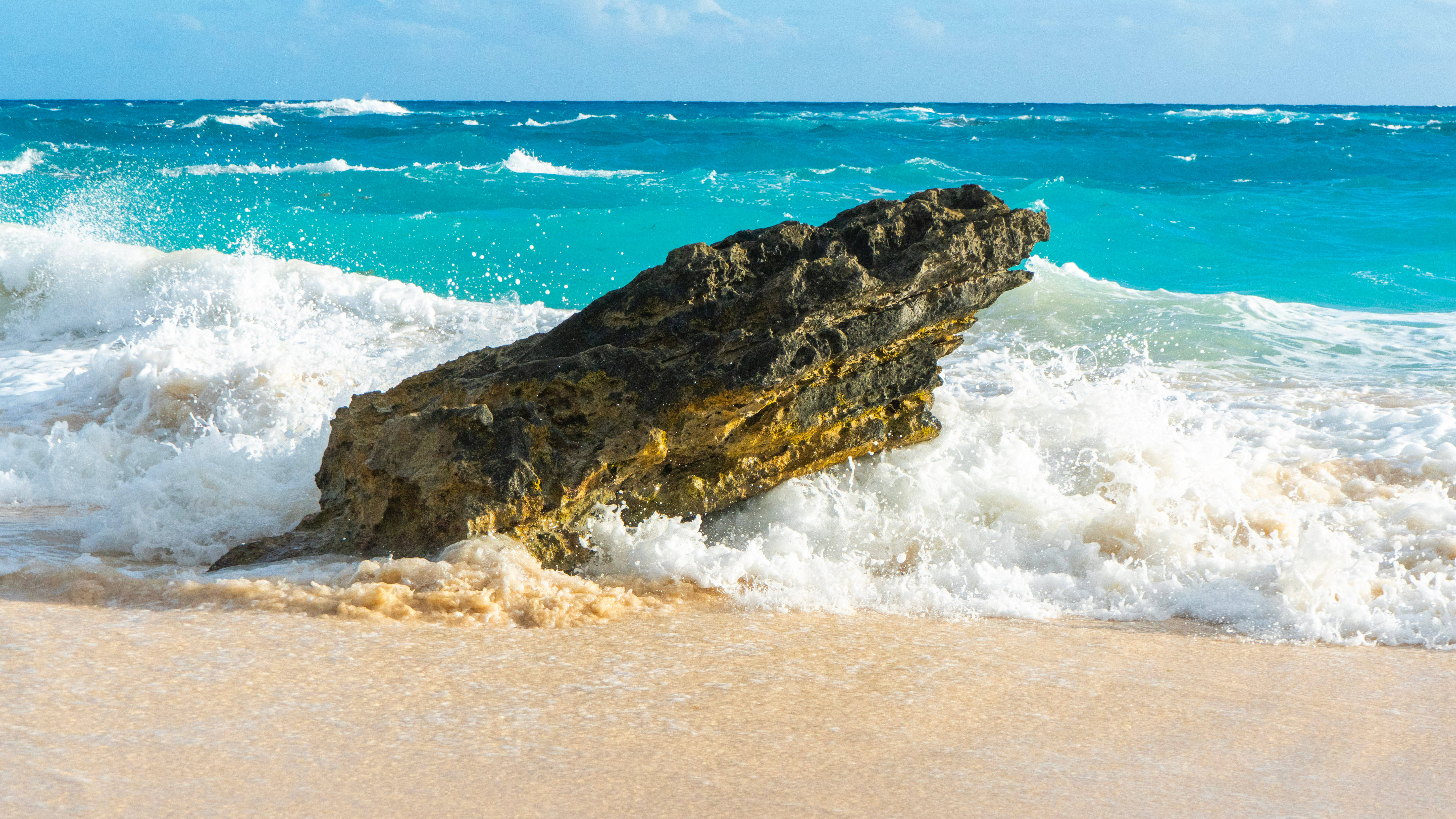 Bermuda, turquoise waves, rugged dark rock, 5K Desktop Wallpaper
