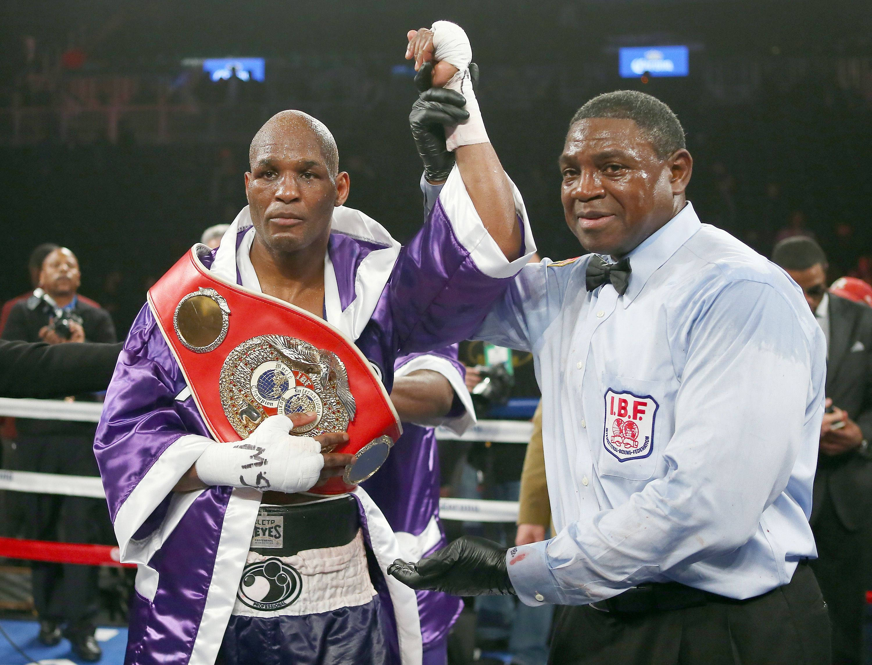 Bernard Hopkins, purple robe, championship belt, 2K Desktop Wallpaper