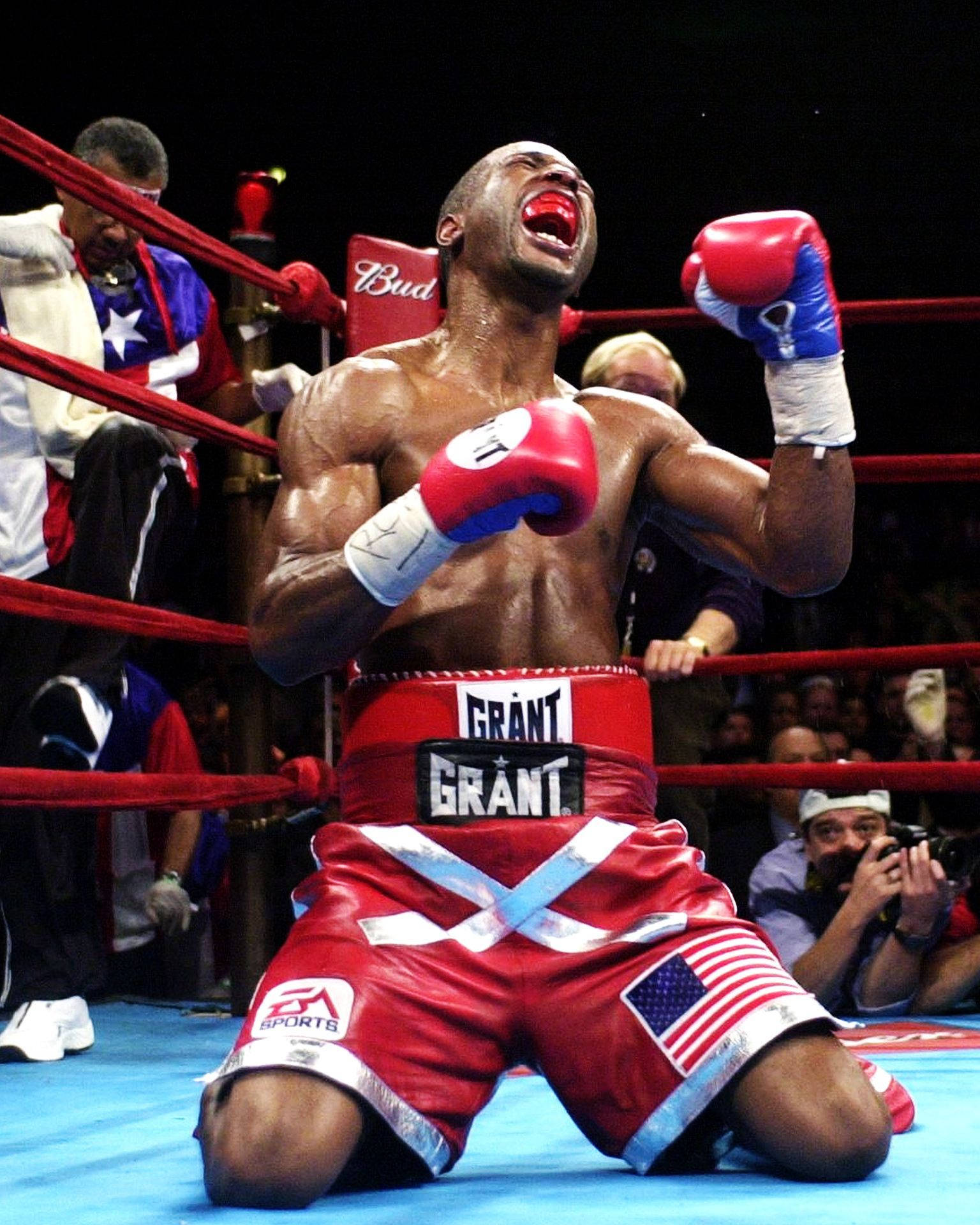 Bernard Hopkins, ring, red and blue gloves, Full HD Phone Wallpaper