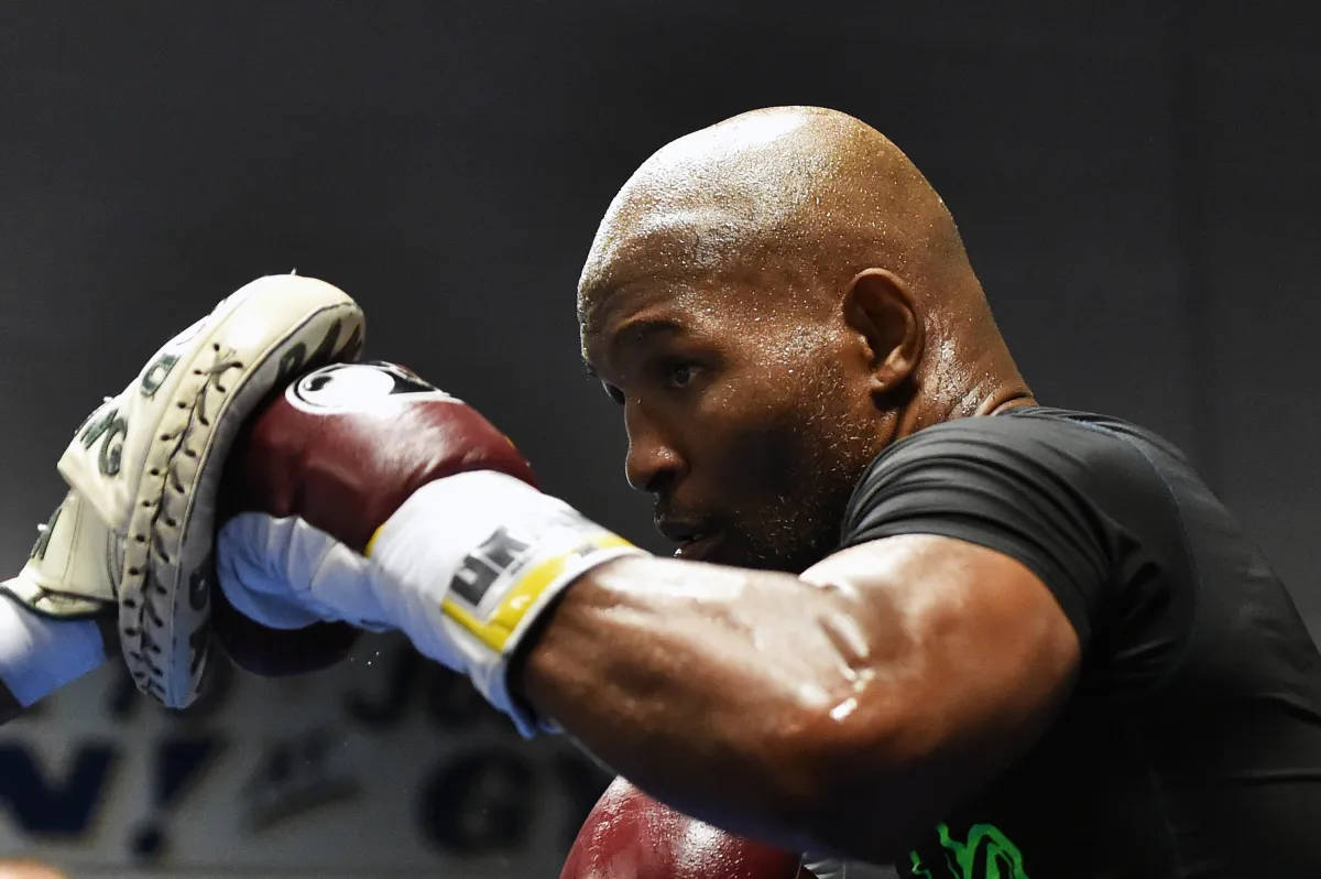Bernard Hopkins, red gloves, muscular boxer, SD Desktop Wallpaper