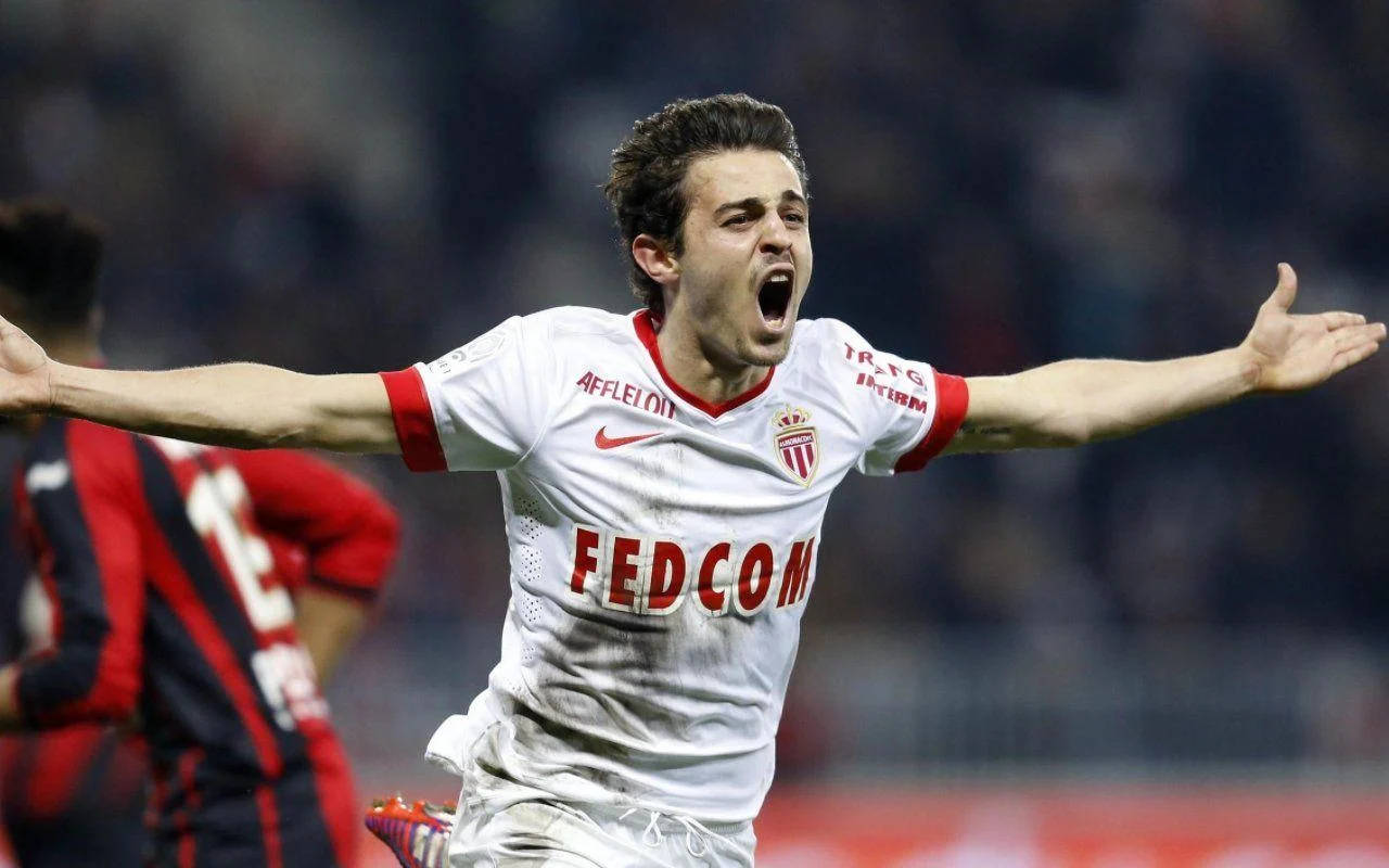Bernardo Silva, white jersey, red accents, HD Desktop Wallpaper