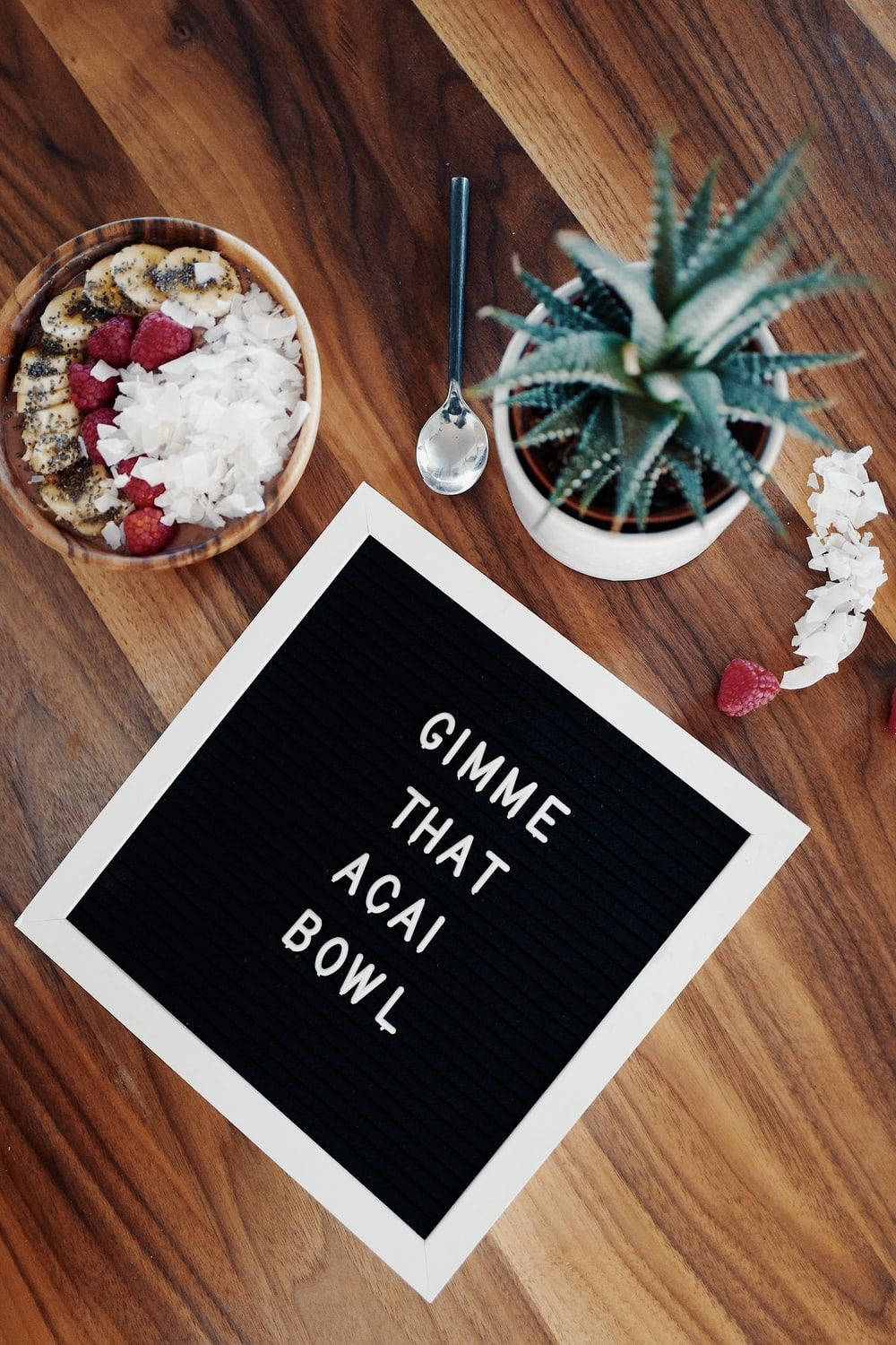 acai berry fruit bowl, wooden table, letter board saying gimme that acai bowl, HD Phone Wallpaper