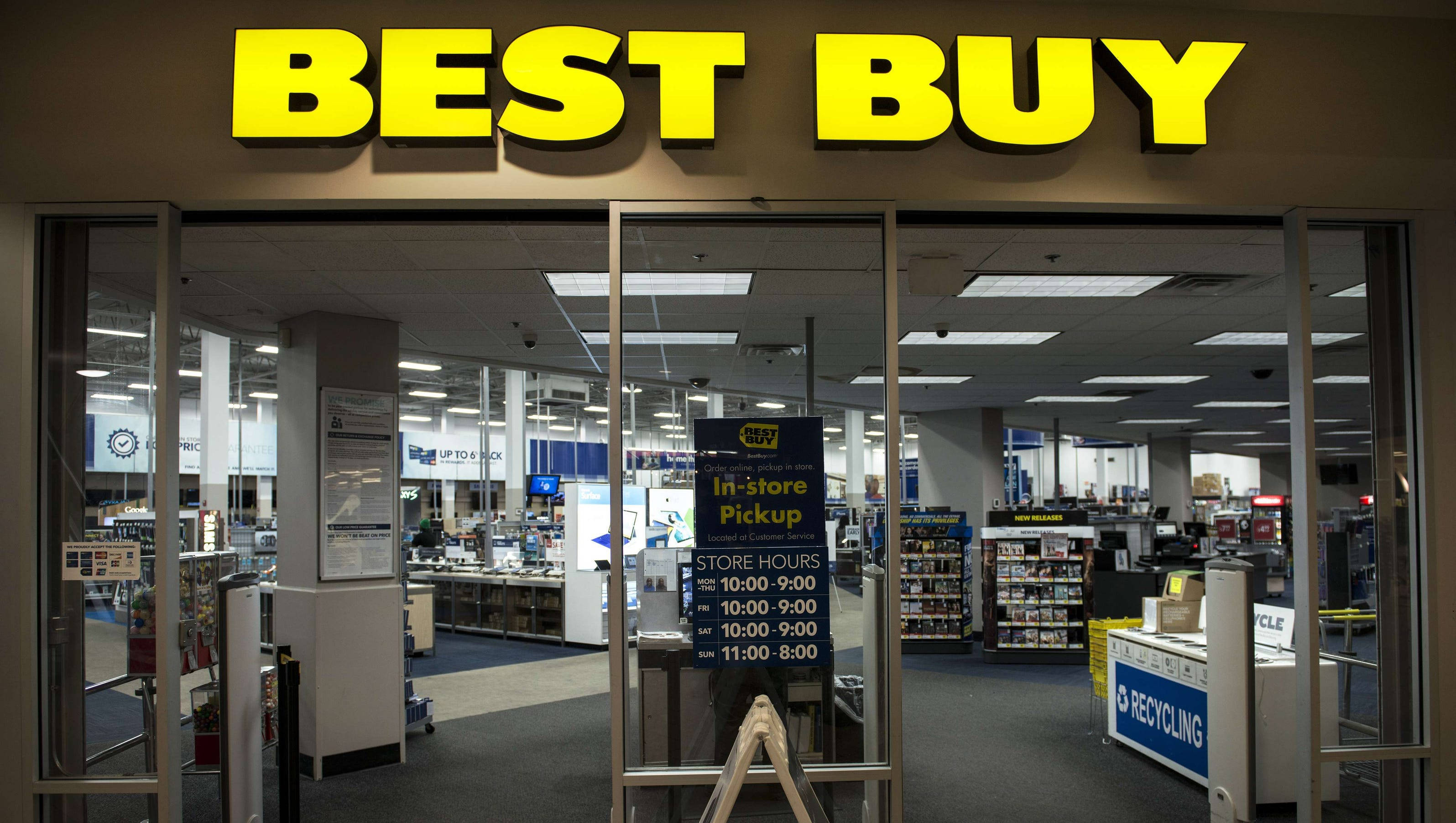 Best Buy, glass doors, yellow signage, 2K Desktop Wallpaper