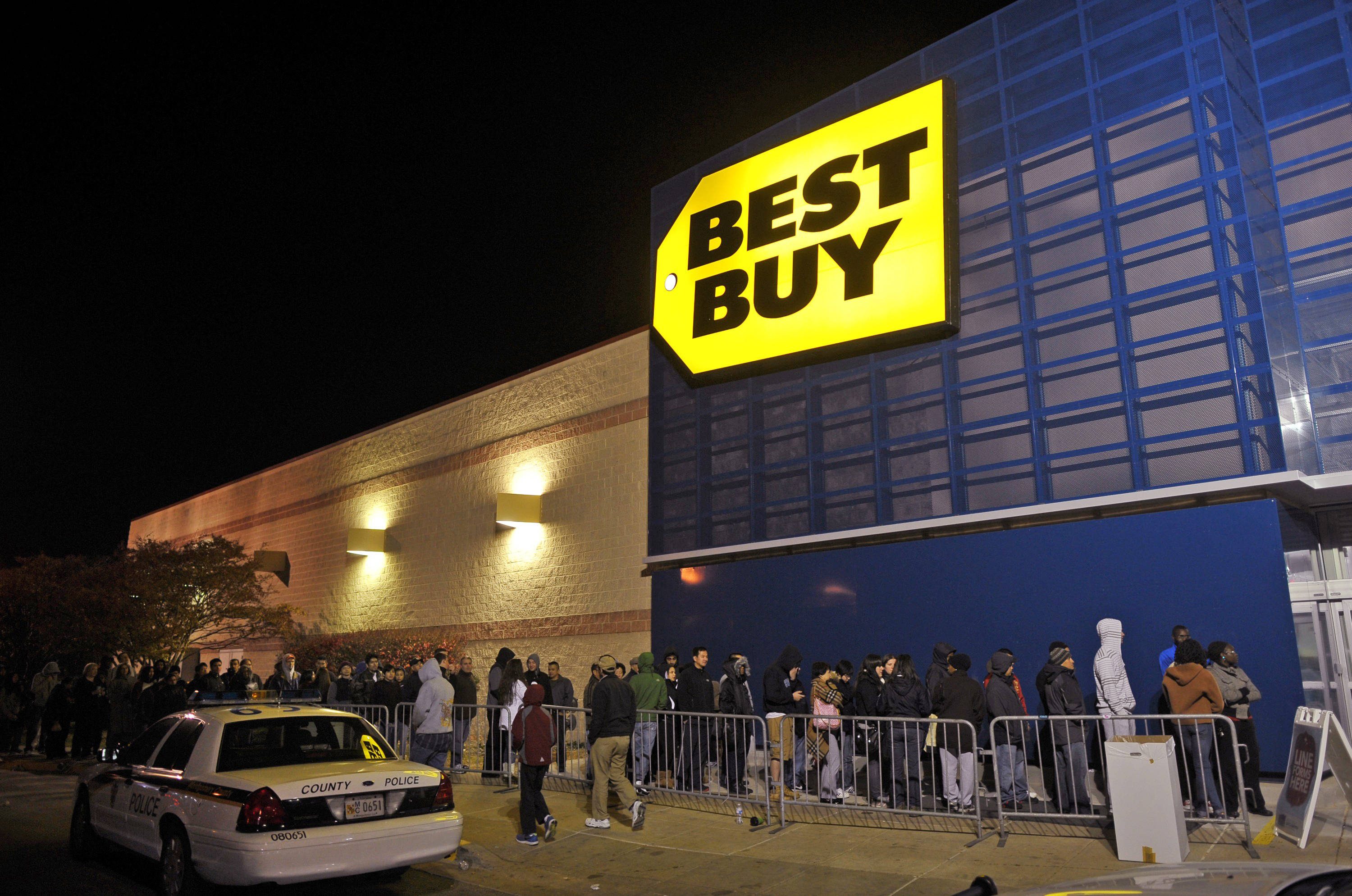 Best Buy, night, police car, 2K Desktop Wallpaper