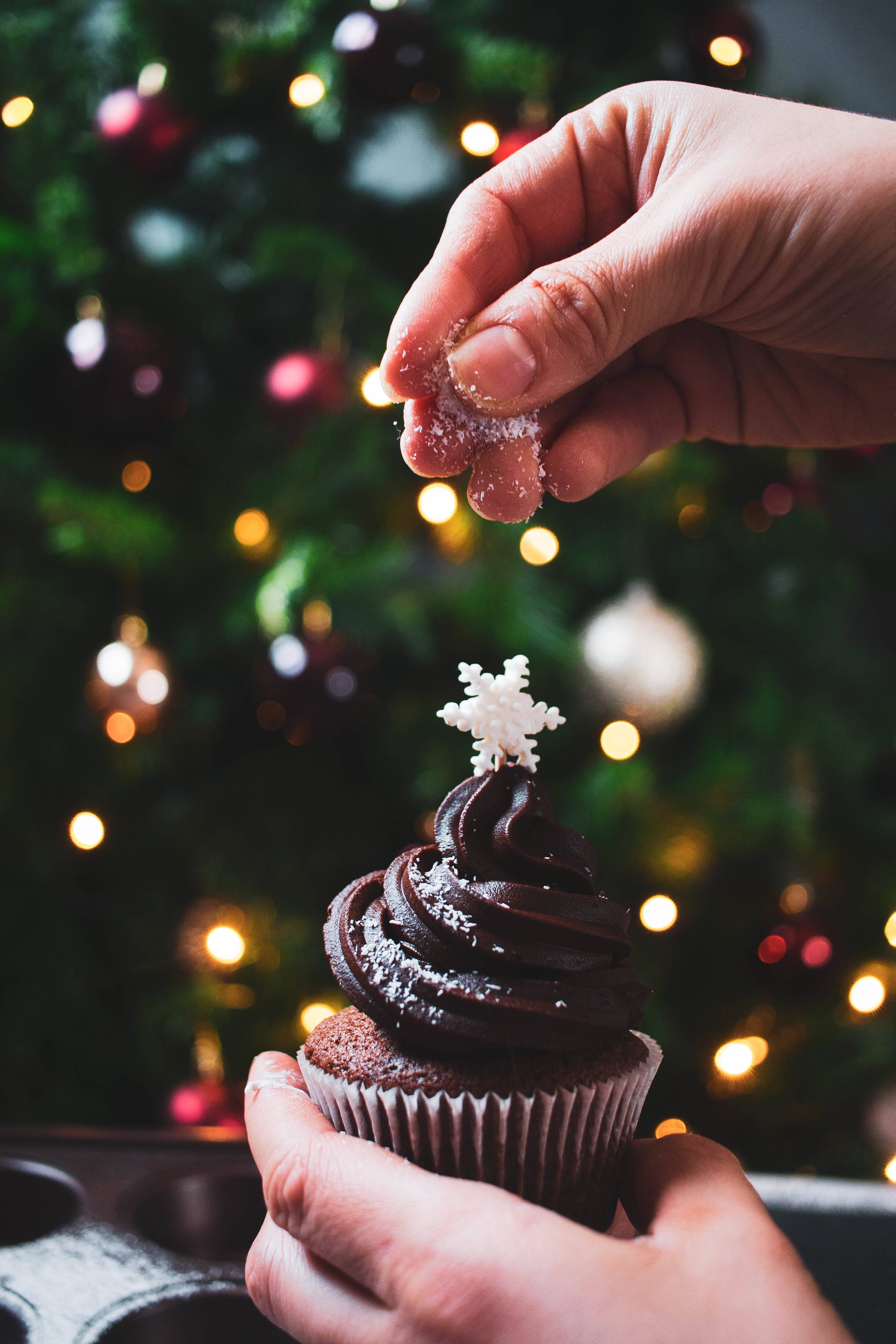 Christmas cupcake, sugar snowflakes, chocolate cupcake, 4K Phone Wallpaper