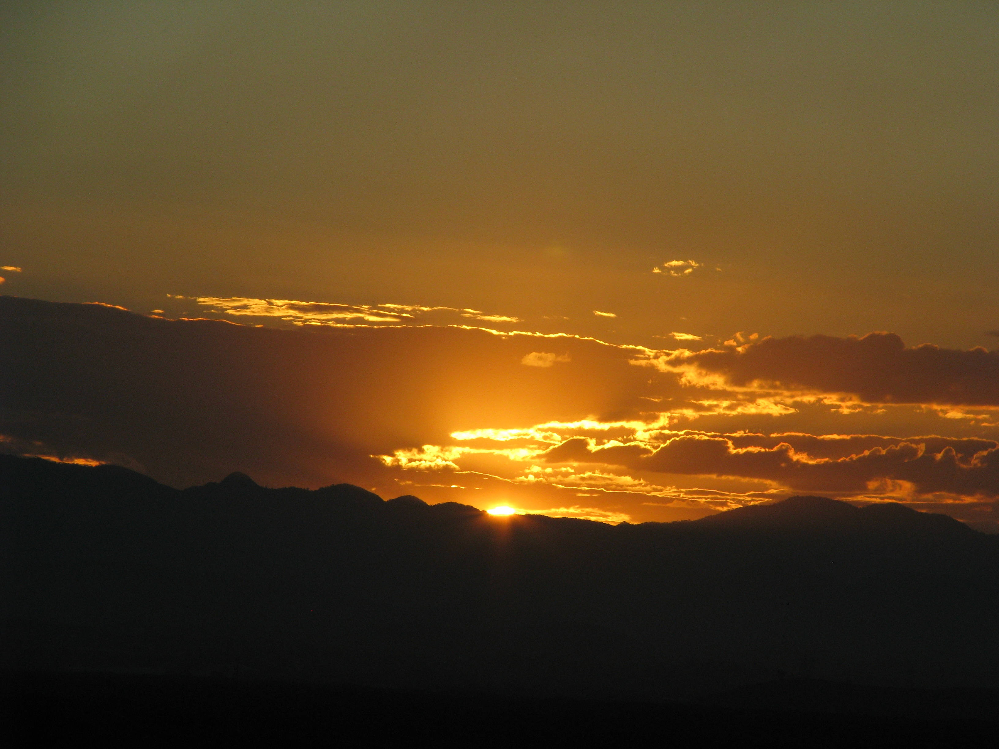 mountain, fiery sunset, golden clouds, 2K Desktop Wallpaper