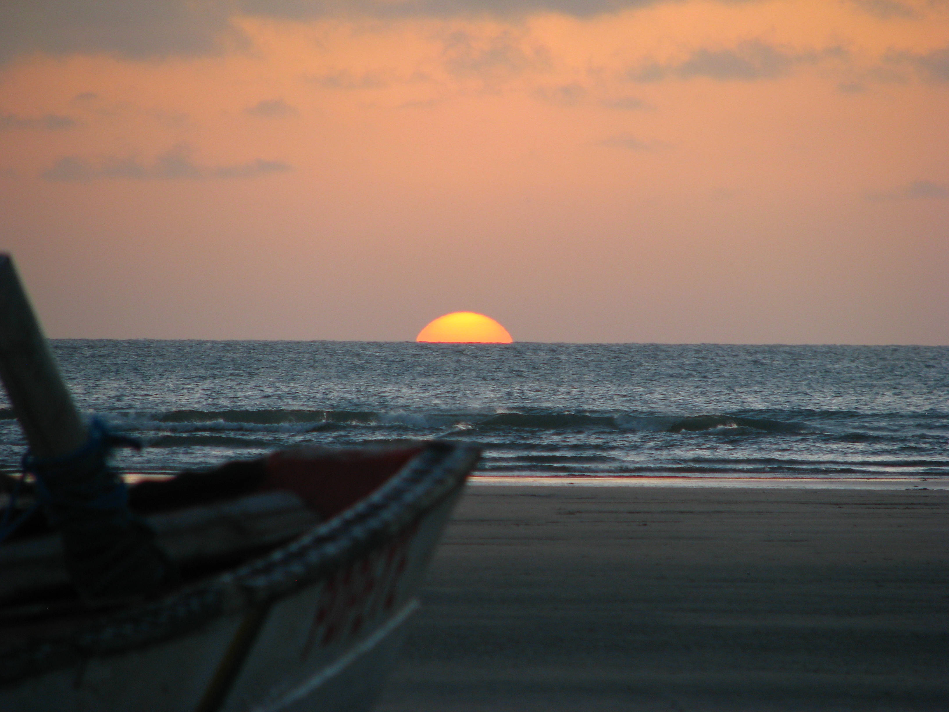 sunset, ocean, fishing boat, 2K Desktop Wallpaper