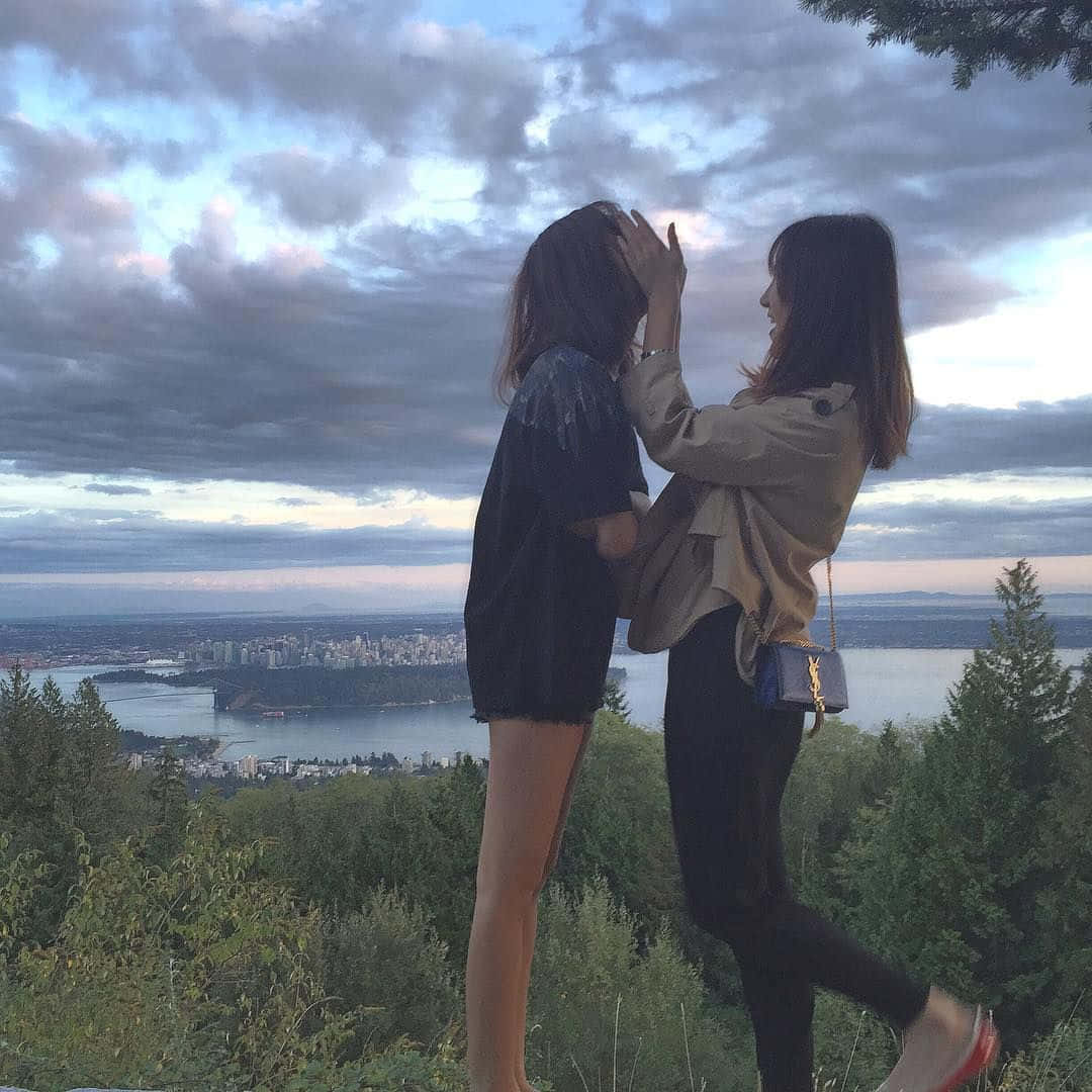 Best Friend Aesthetic, hilltop, city, SD Desktop Wallpaper