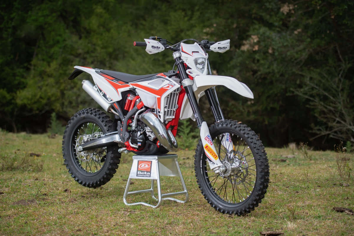 Beta motorcycle, white and red, motocross bike, SD Desktop Wallpaper