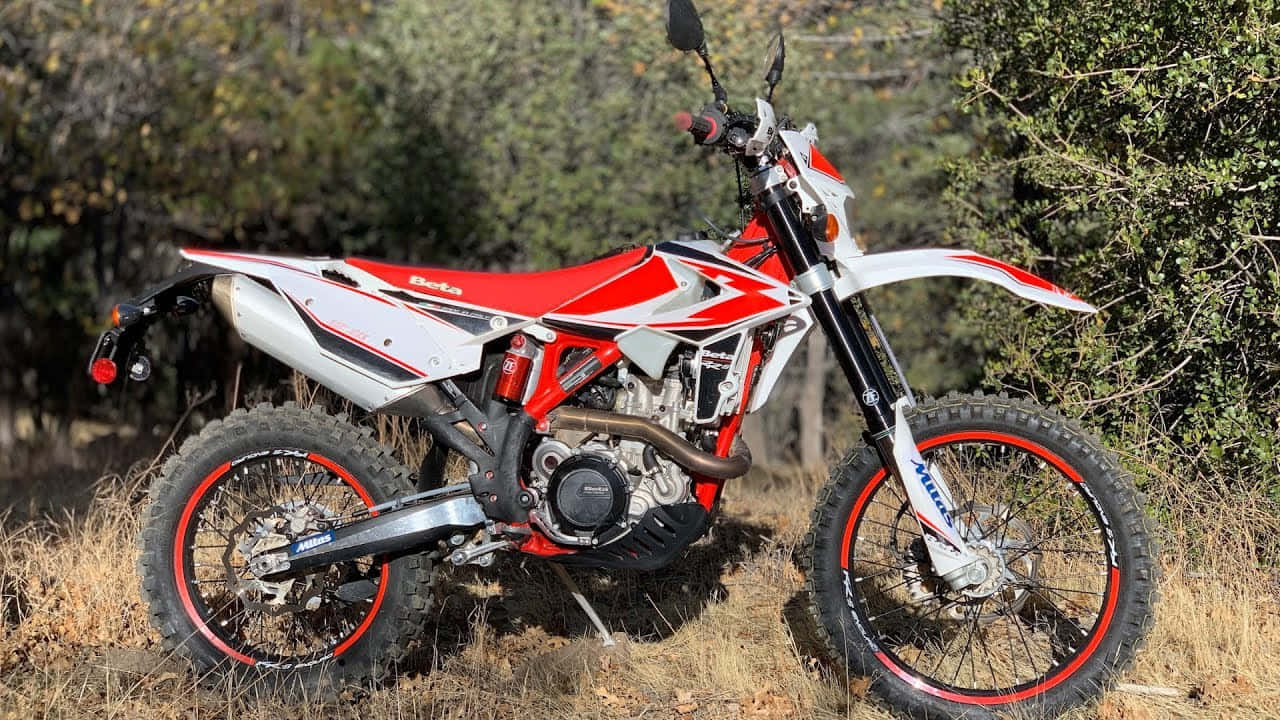 Beta, dirt bike, red and white, HD Desktop Wallpaper