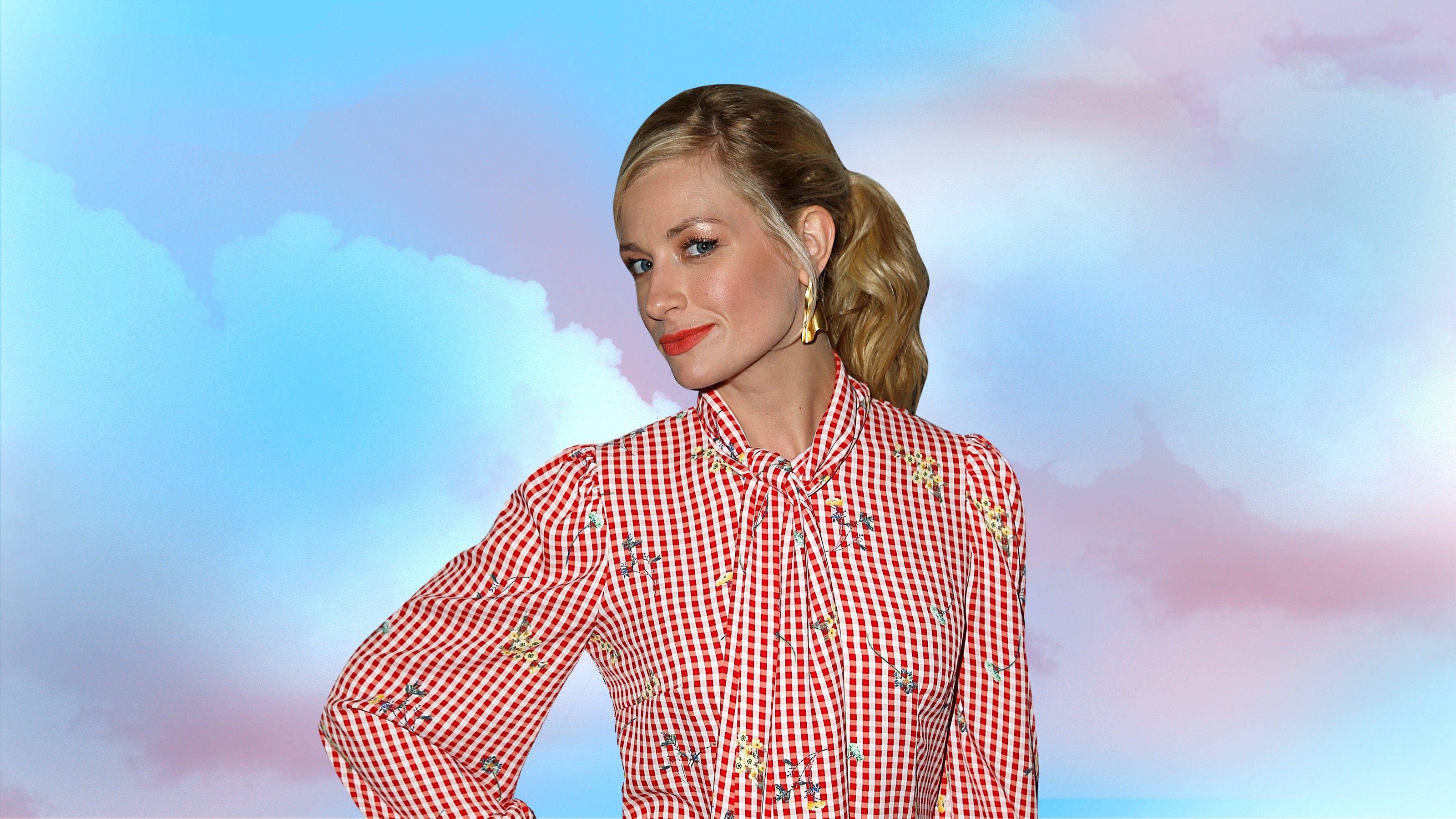 Beth Behrs, blonde hair, ponytail, 2K Desktop Wallpaper