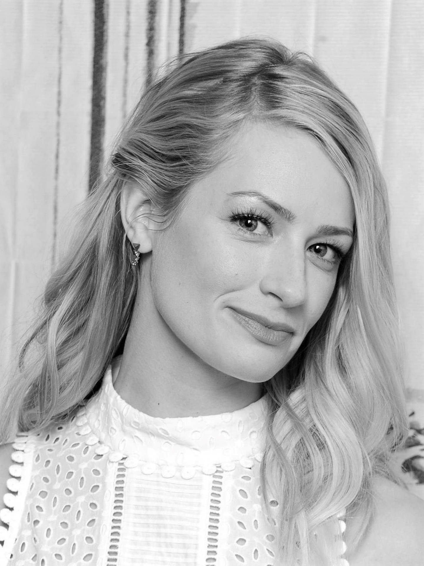 Beth Behrs, greyscale portrait, wavy blonde hair, Full HD Phone Wallpaper