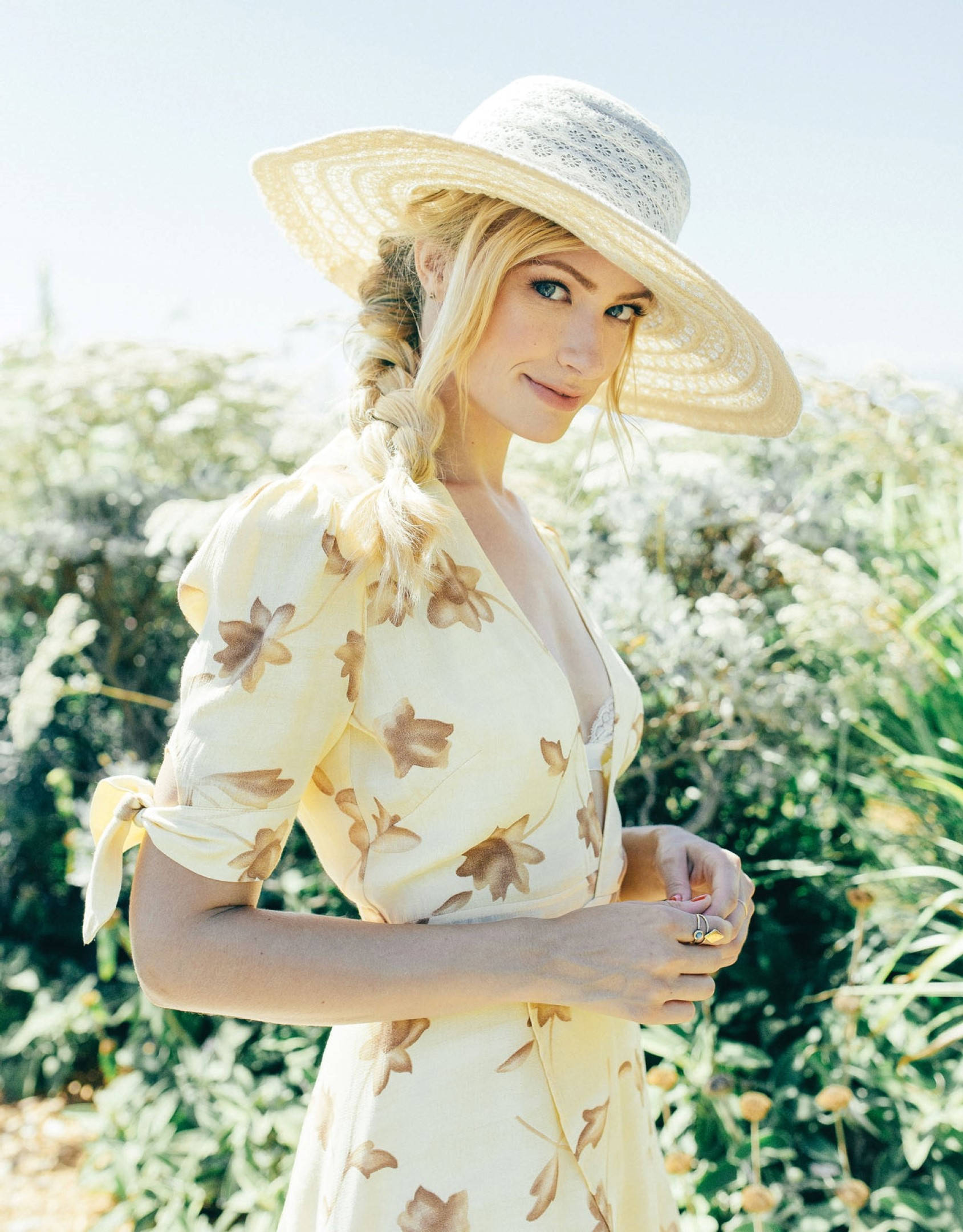 Beth Behrs, summer dress, wide-brimmed straw hat, Full HD Phone Wallpaper
