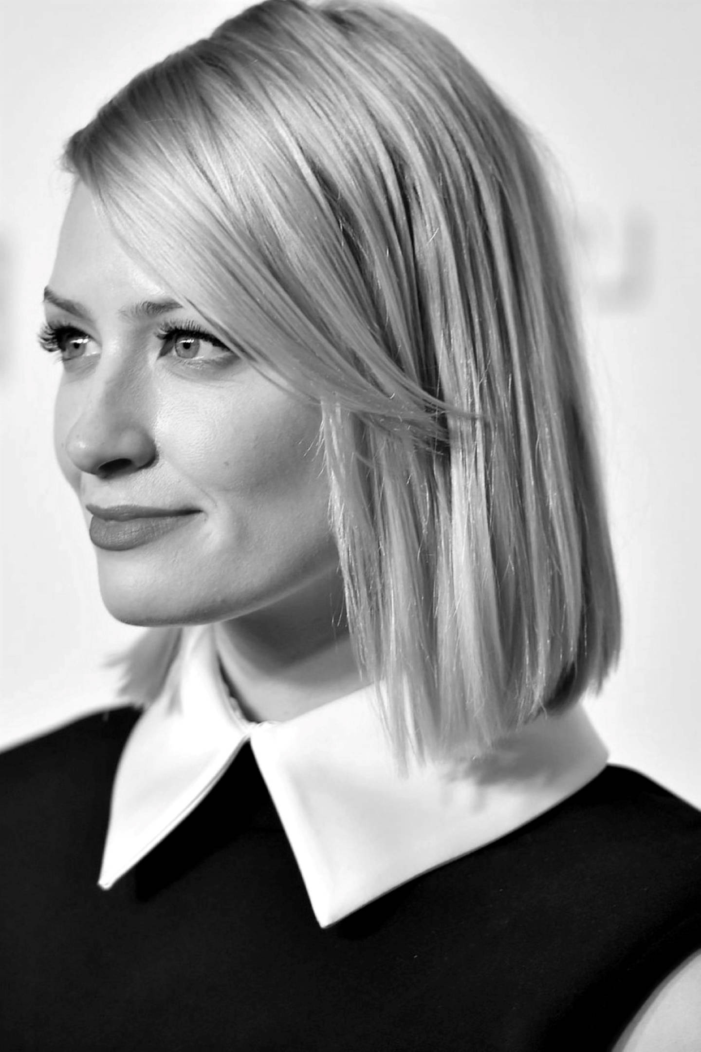 Beth Behrs, bob haircut, black dress, Full HD Phone Wallpaper