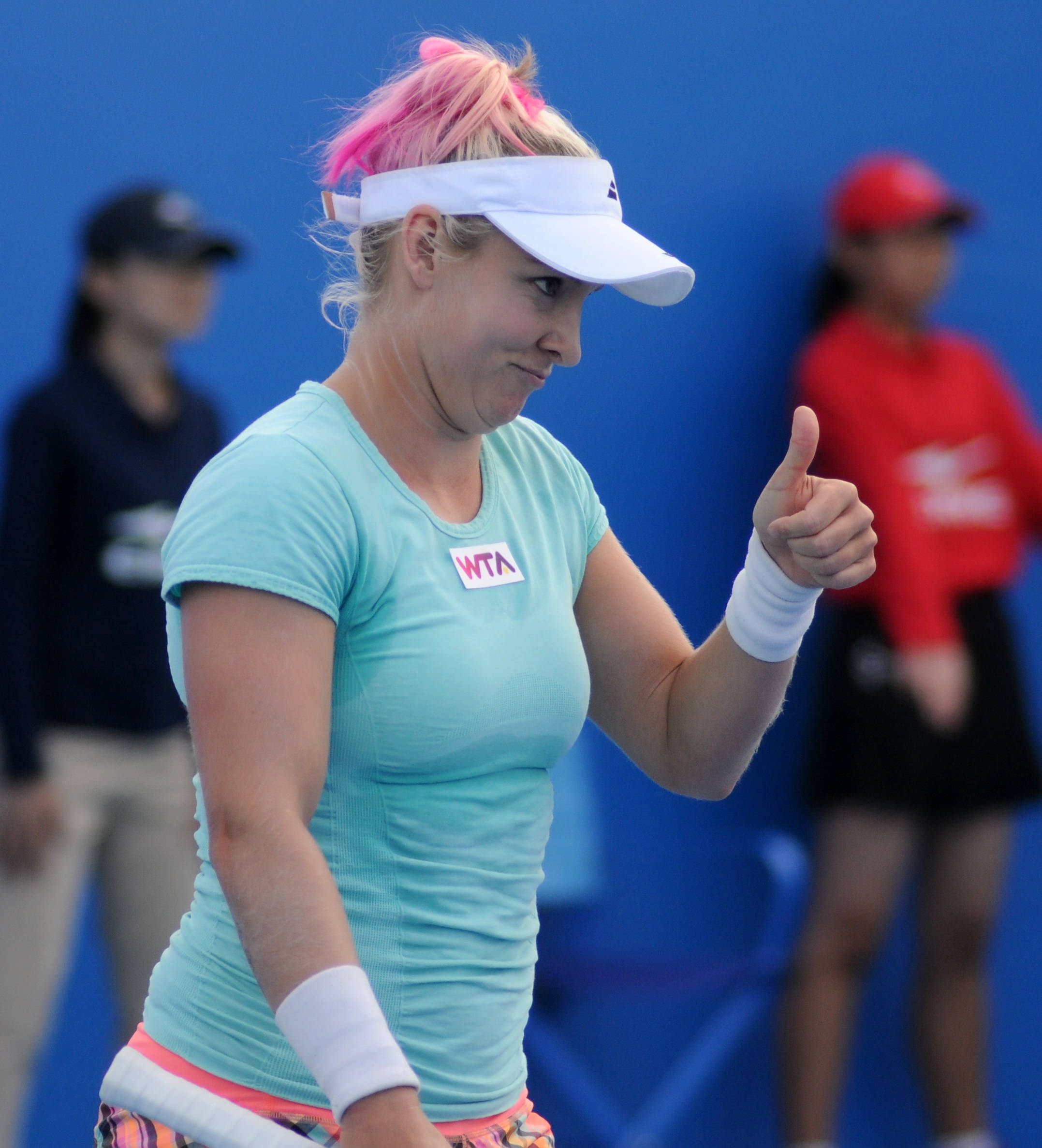 Bethanie Mattek-sands, pink-tipped hair, light blue WTA shirt, Full HD Phone Wallpaper