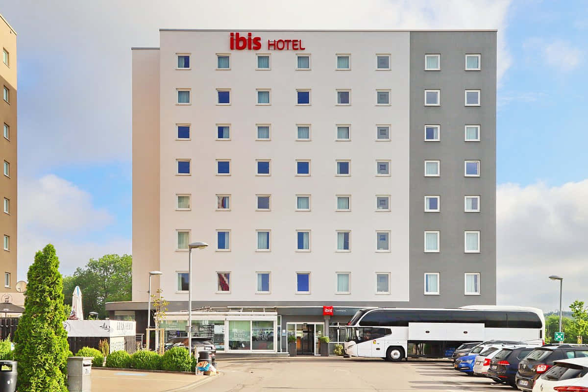 ibis hotel, Bettembourg, white and gray facade, SD Desktop Wallpaper