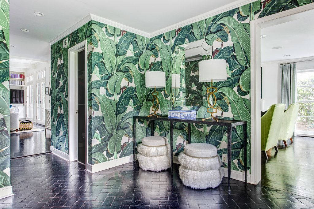 Beverly Hills Hotel, banana leaf wallpaper, black tiled floors, SD Desktop Wallpaper