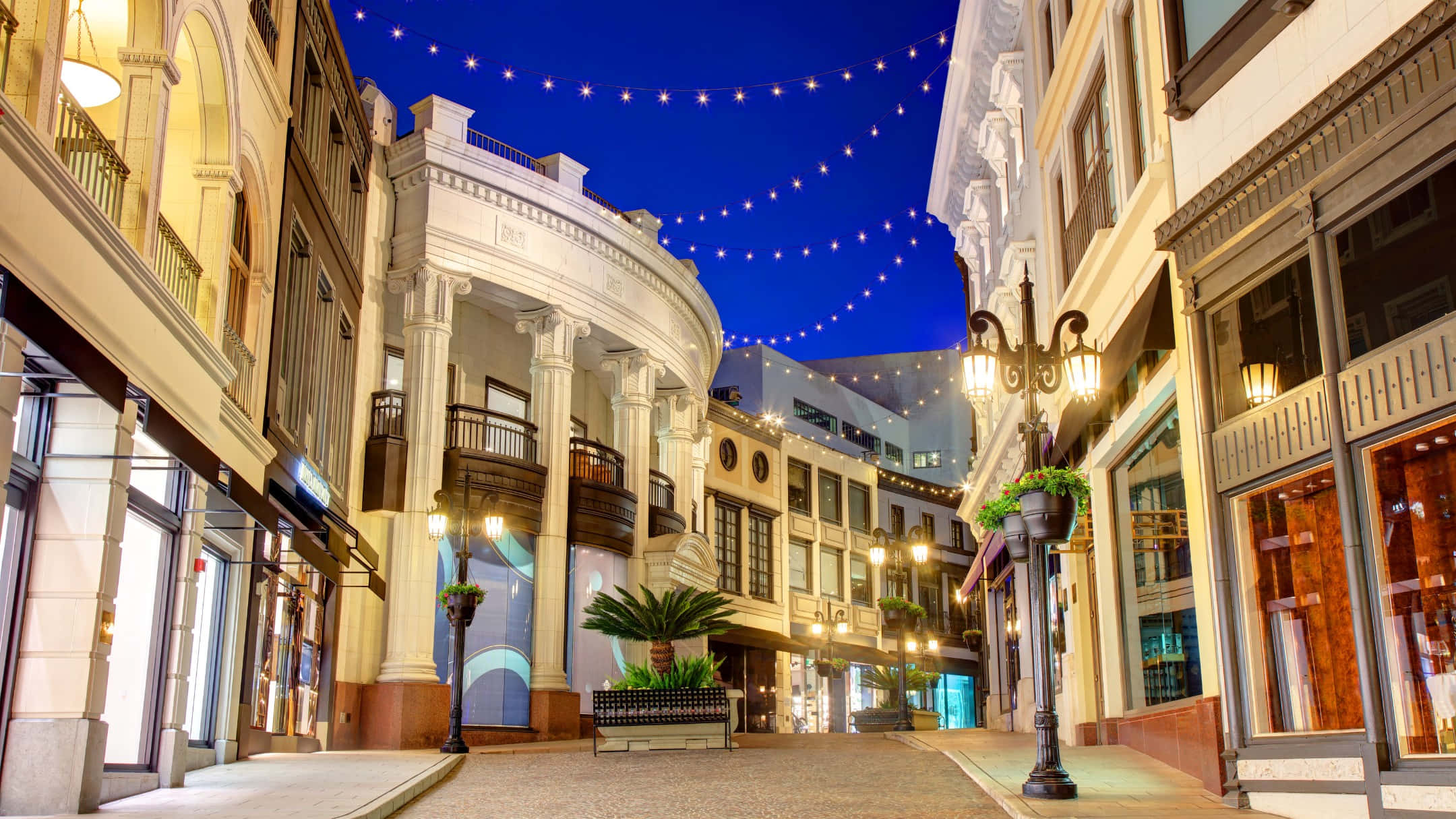Beverly Hills, evening shopping district, warm string lights, Full HD Desktop Wallpaper
