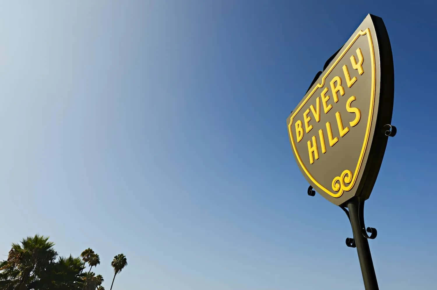 Beverly Hills sign, blue sky, palm trees, HD Desktop Wallpaper