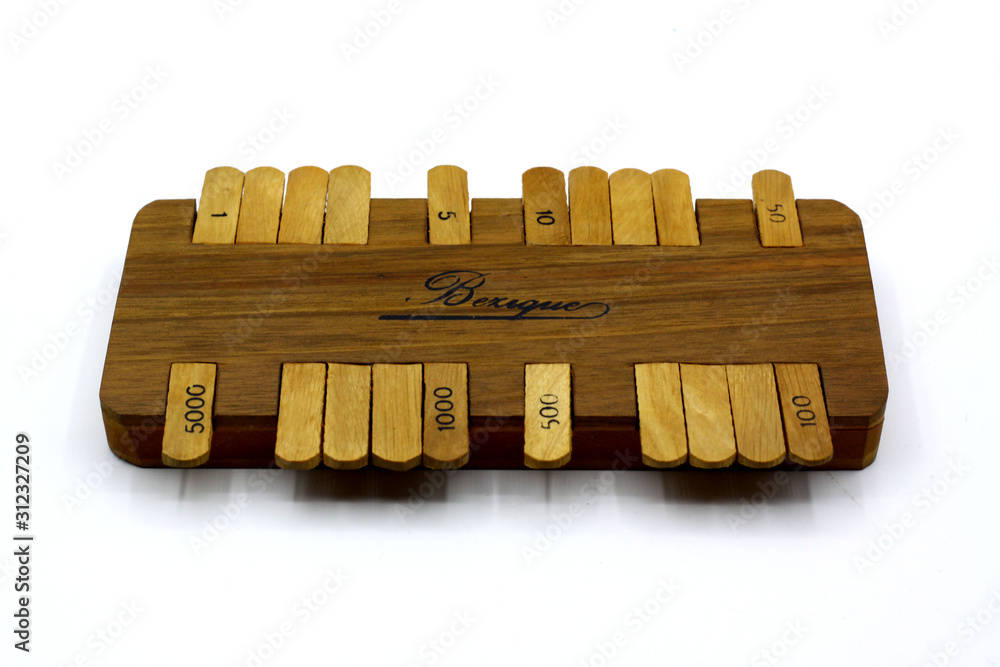 Bezique, wooden board, numbered wooden pegs, SD Desktop Wallpaper
