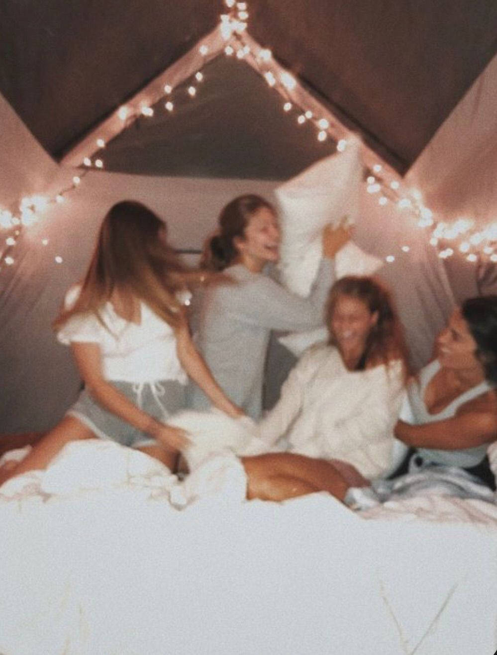 BFF, pillow fight, string lights, HD Phone Wallpaper