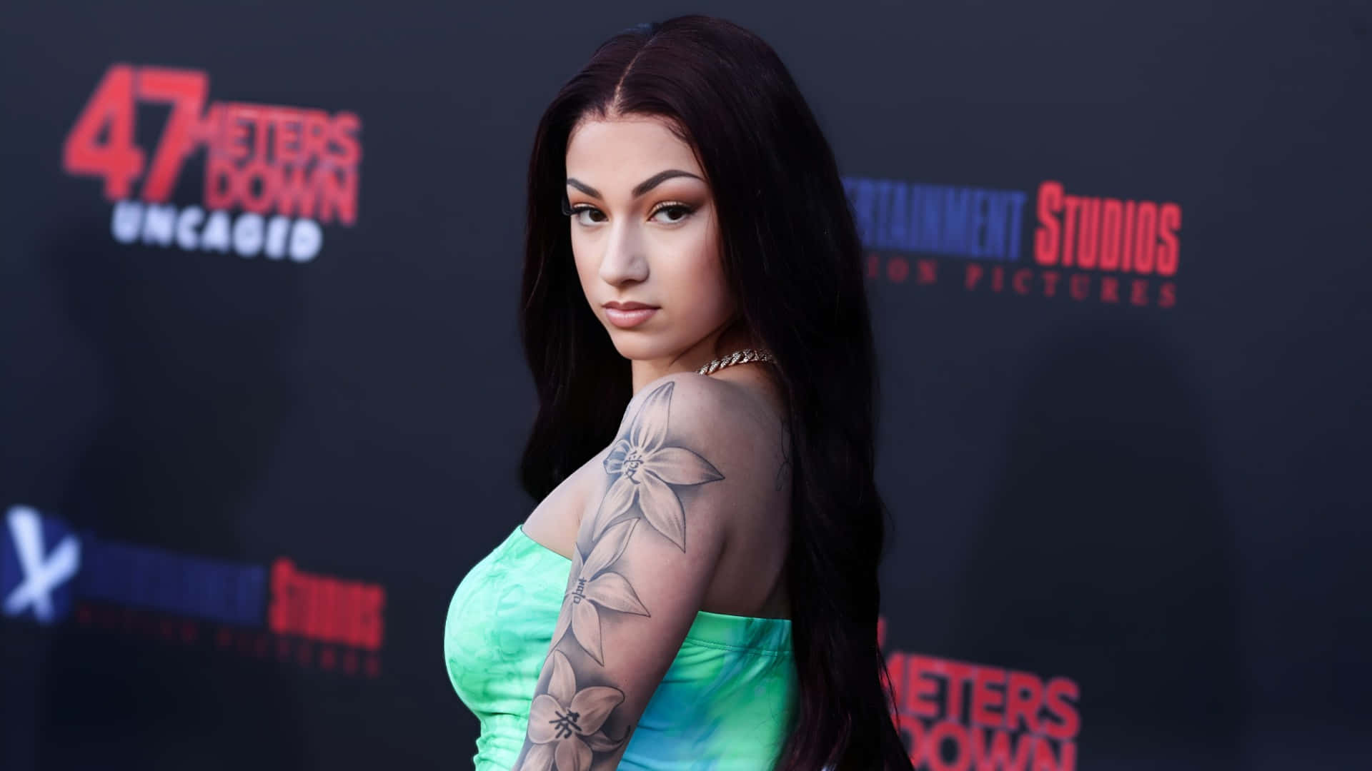 Bhad Bhabie, red carpet, green strapless dress, Full HD Desktop Wallpaper
