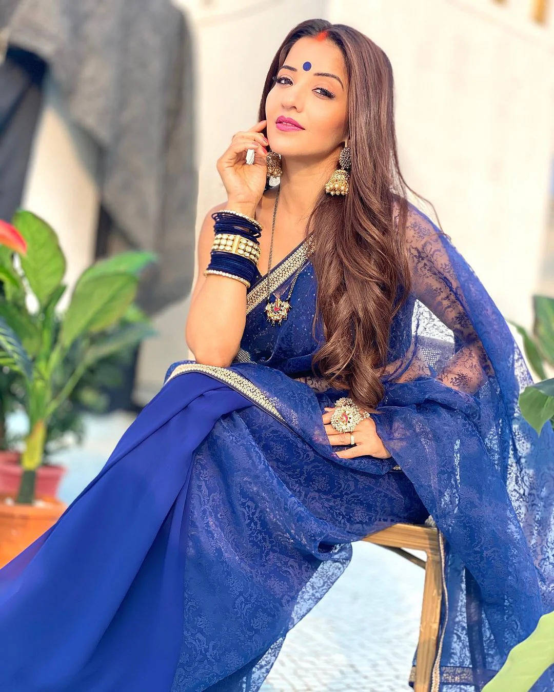 Bhojpuri actress, blue dress, royal blue embroidered sari, HD Phone Wallpaper