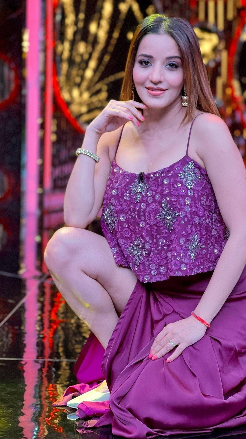 Bhojpuri actress, purple dress, sparkling purple dress, HD Phone Wallpaper