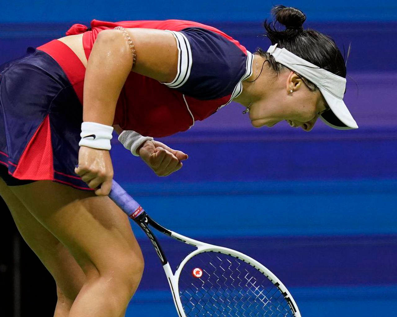 Bianca Andreescu, tennis player, racket, HD Desktop Wallpaper