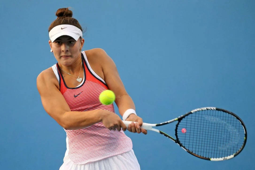 Bianca Andreescu, red striped top, white visor, SD Desktop Wallpaper