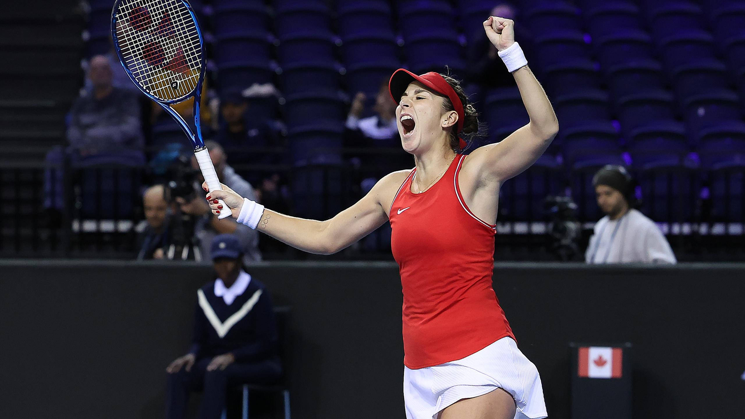 Bianca Andreescu, red outfit, raised fist, 2K Desktop Wallpaper