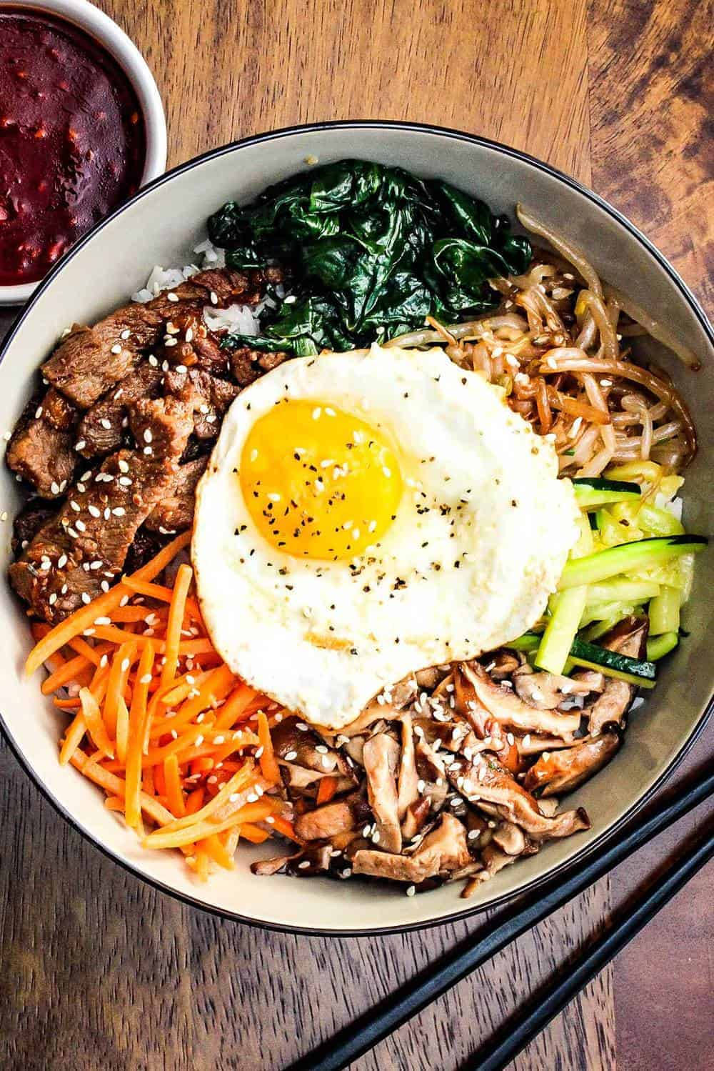 Bibimbap, sunny-side-up egg, sesame seeds, HD Phone Wallpaper