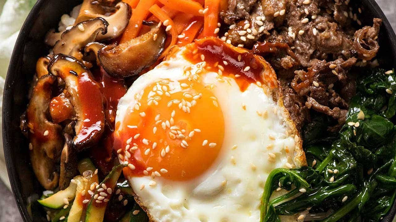 bibimbap, sunny-side-up egg, sesame seeds, HD Desktop Wallpaper