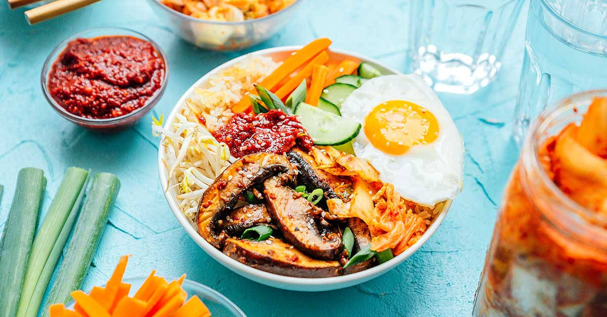 vegetarian bibimbap, sunny-side-up egg, kimchi mushrooms, SD Desktop Wallpaper